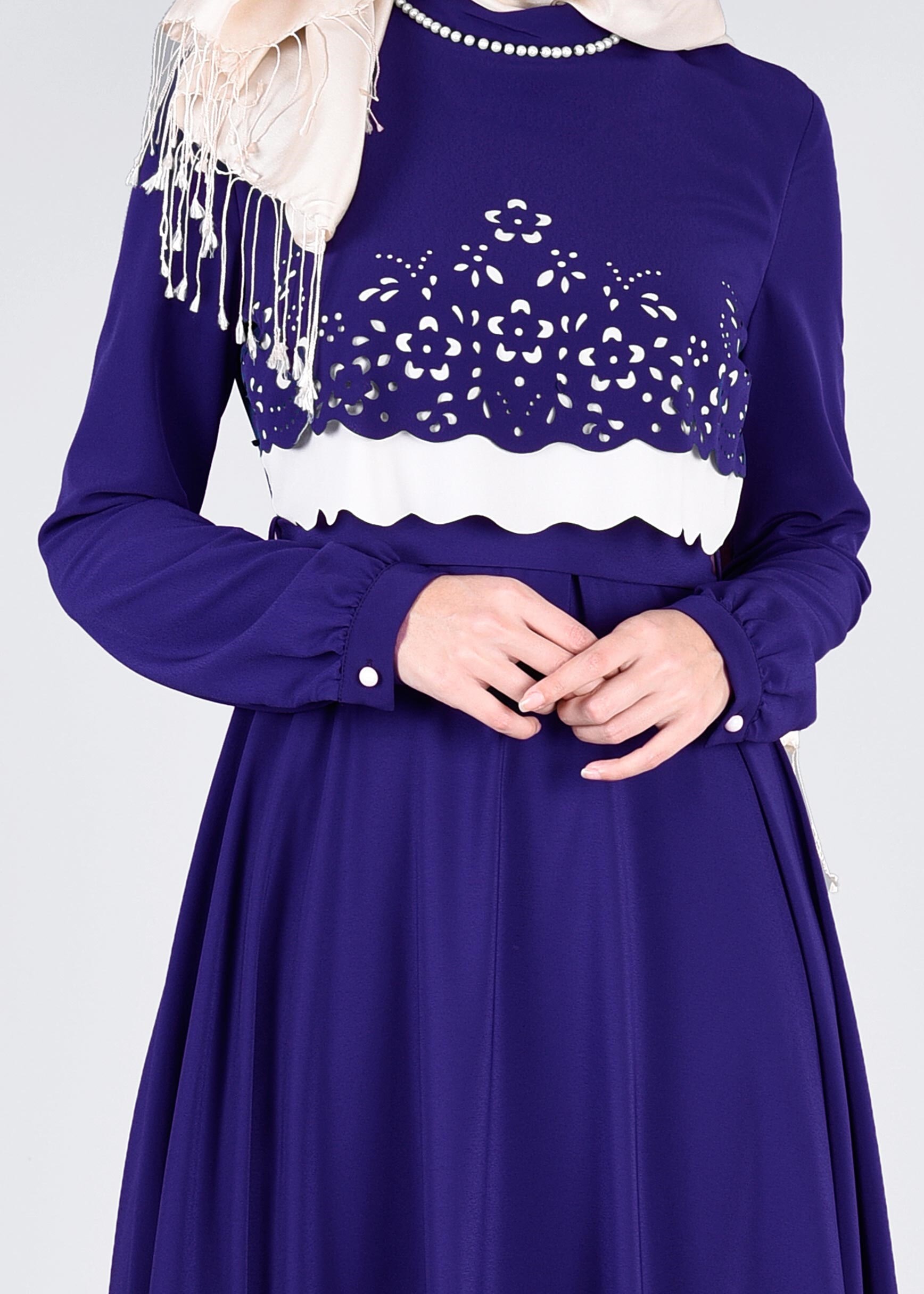 Tesettür giyim LACİVERT ÇİÇEK DESEN DETAYLI KUŞAKLI ELBİSE 4165 