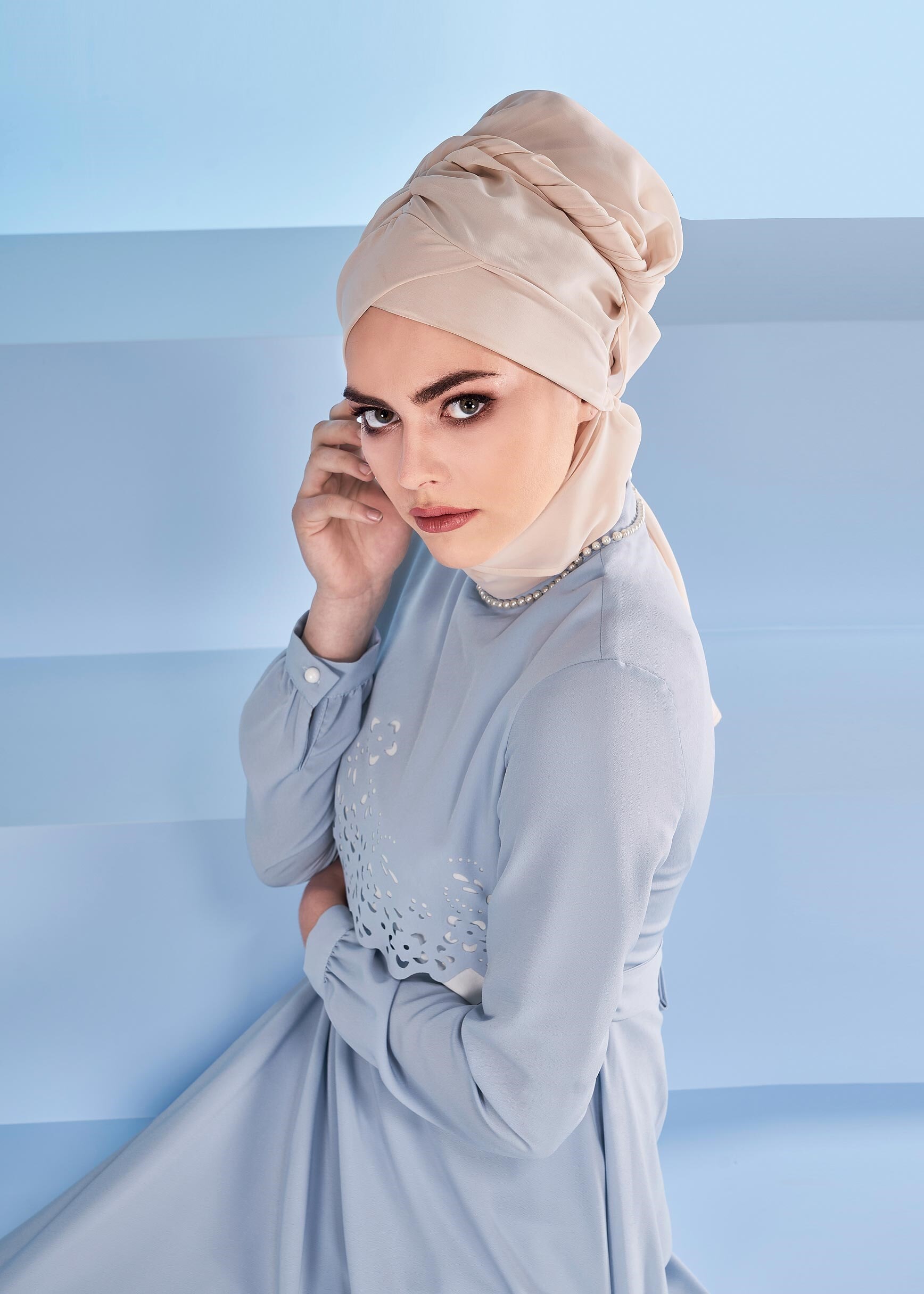 Tesettür giyim MAVİ ÇİÇEK DESEN DETAYLI KUŞAKLI ELBİSE 4165 