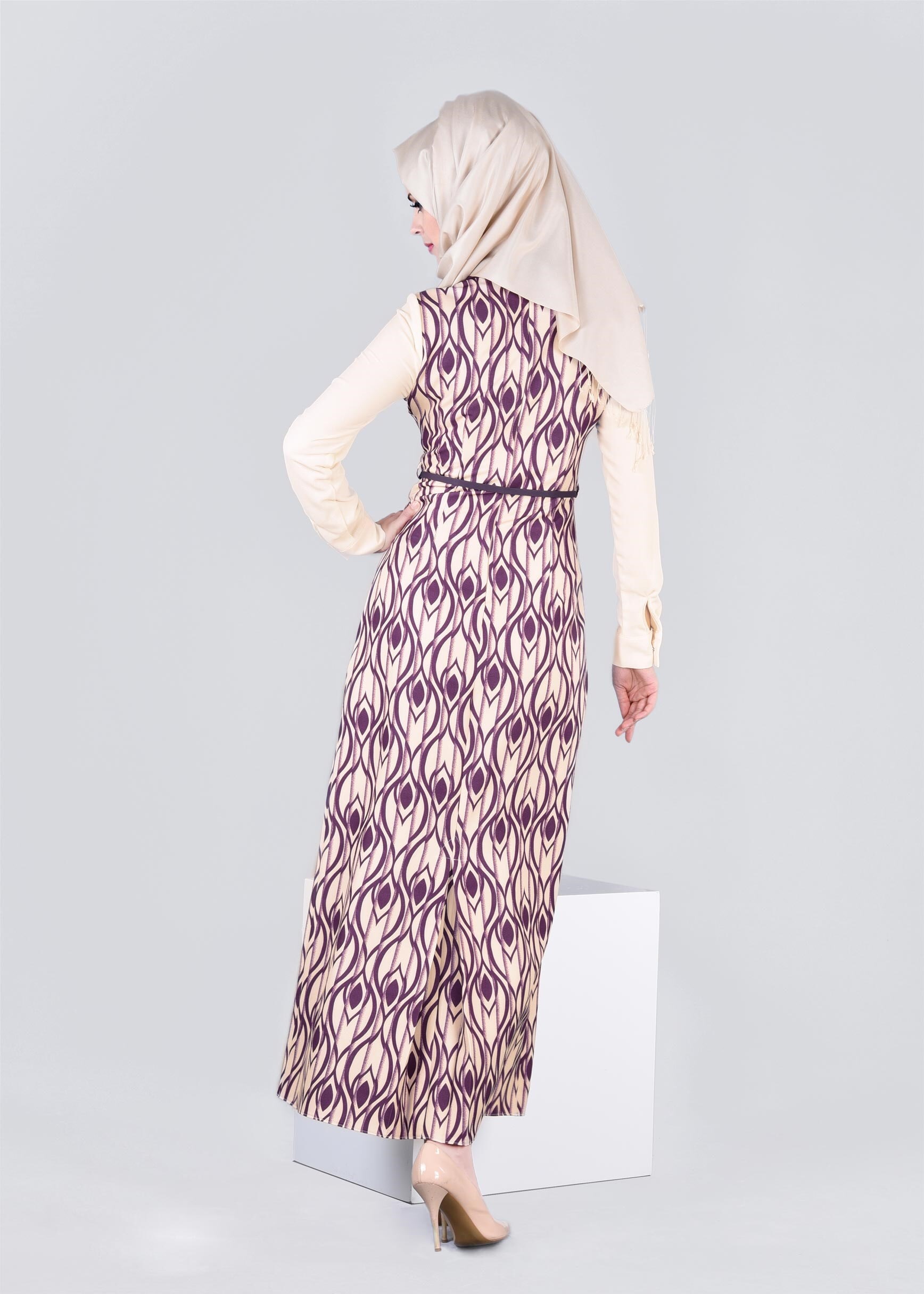 Tesettür giyim BEJ DESENLİ PİLİSELİ ELBİSE 4295 