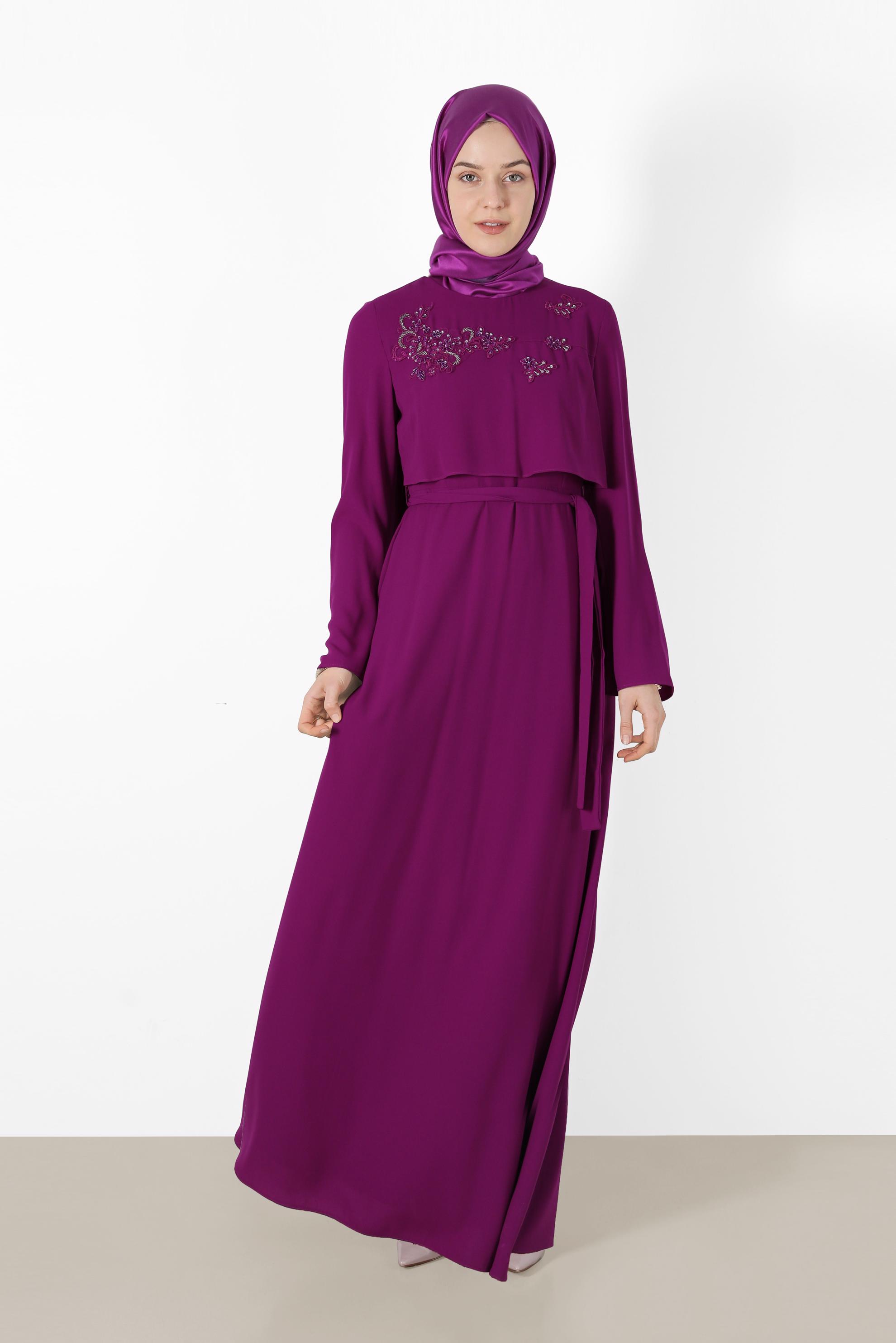 Tesettür giyim FUŞYA İŞLEME DETAYLI KUŞAKLI ELBİSE 4443