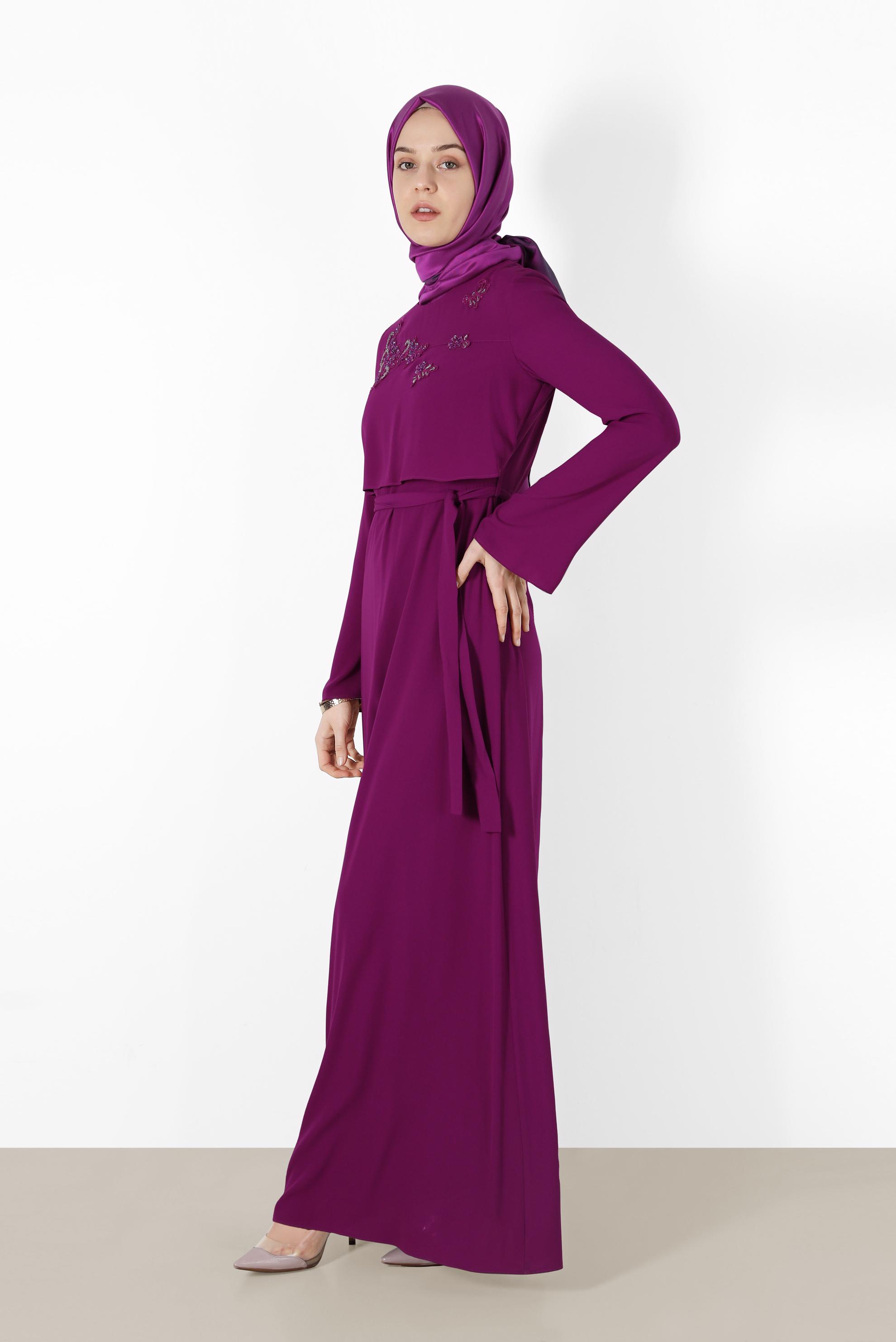 Tesettür giyim FUŞYA İŞLEME DETAYLI KUŞAKLI ELBİSE 4443