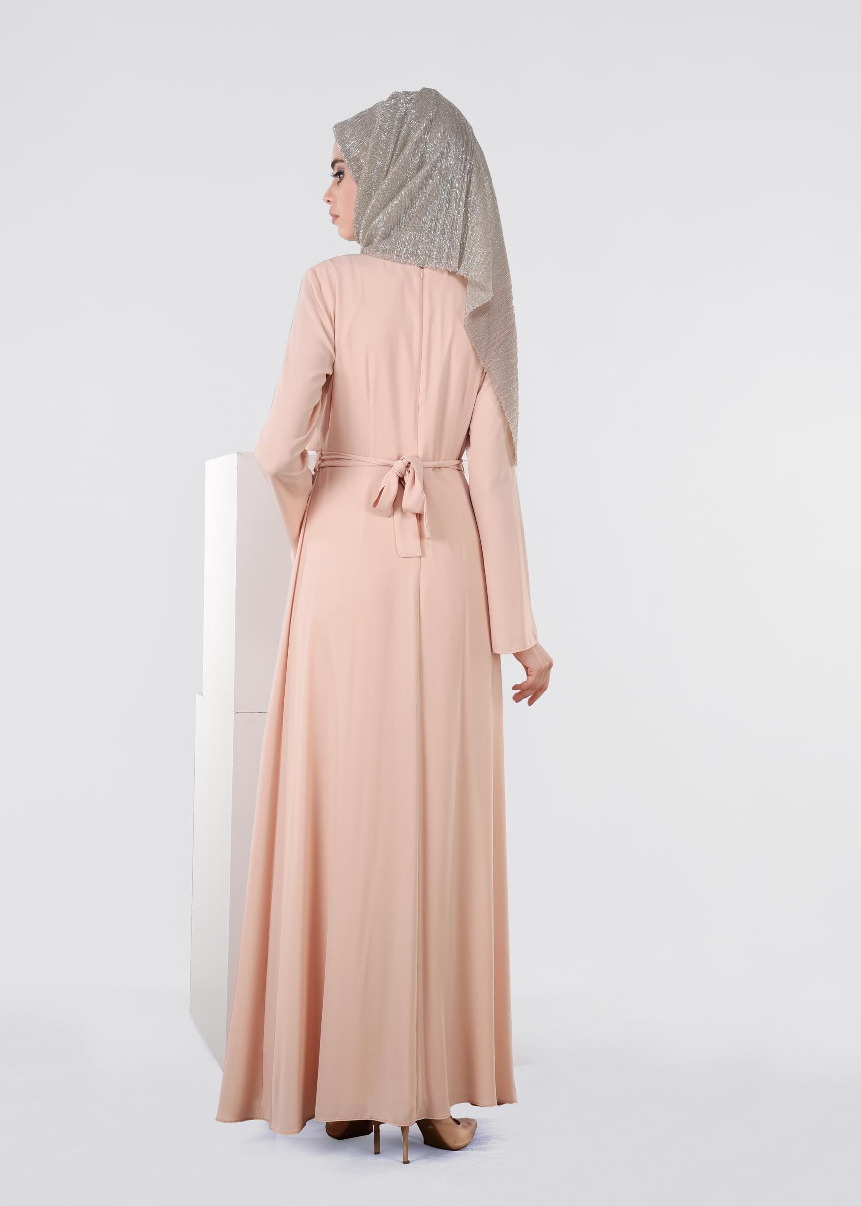 Tesettür giyim PUDRA İŞLEME DETAYLI KUŞAKLI ELBİSE 4443