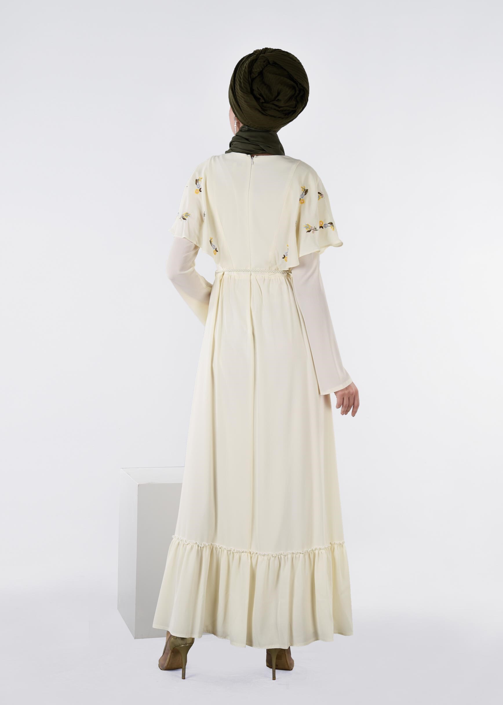 Tesettür giyim BEYAZ 4458 EVA CREP ELBİSE 36/42 TEK38