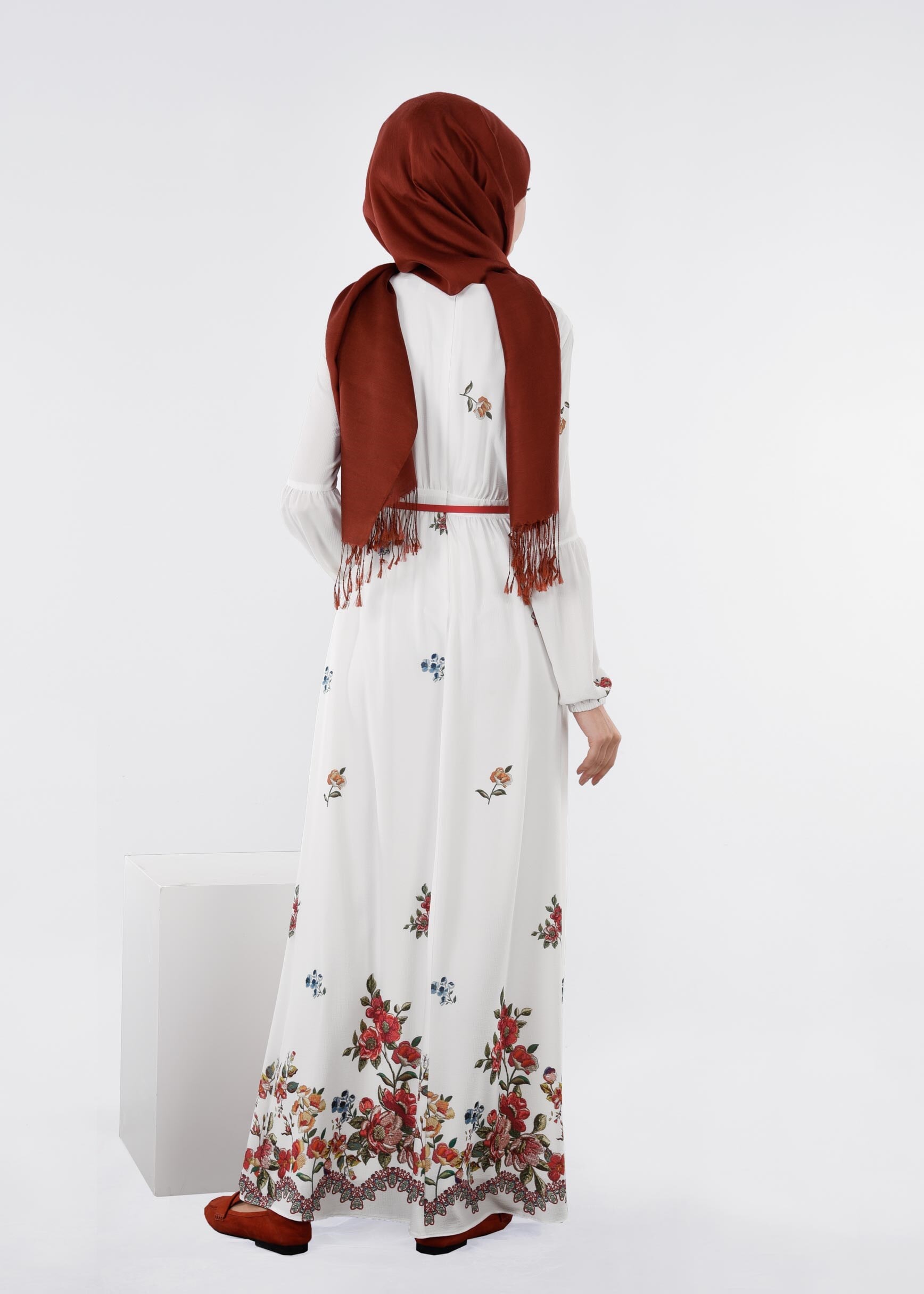 Tesettür giyim BEYAZ 4478 CAPRİ 12163 ELBİSE 36/44 TEK38