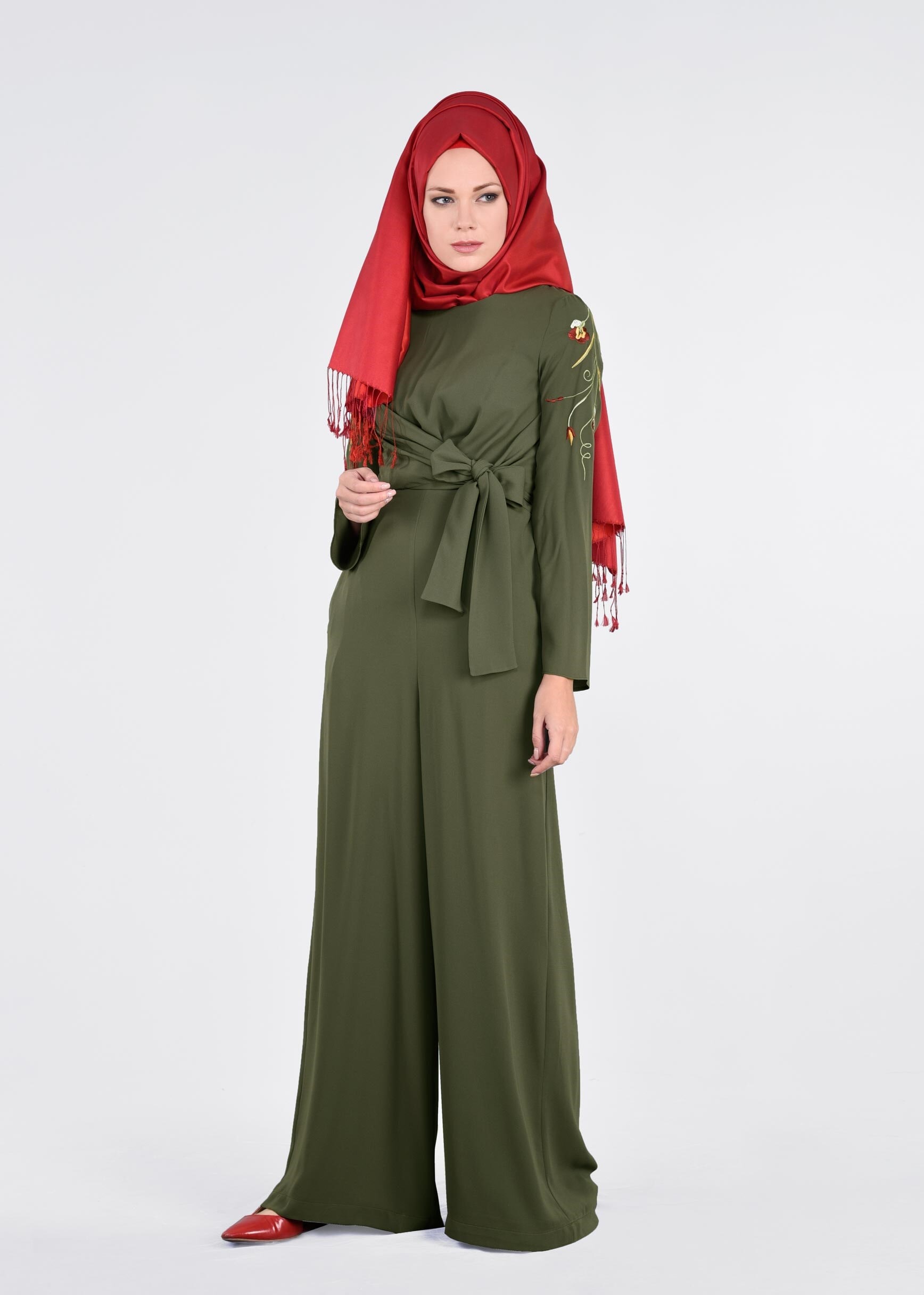 Tesettür giyim HAKİ KOLLARI NAKIŞ İŞLEMELİ TULUM 4520