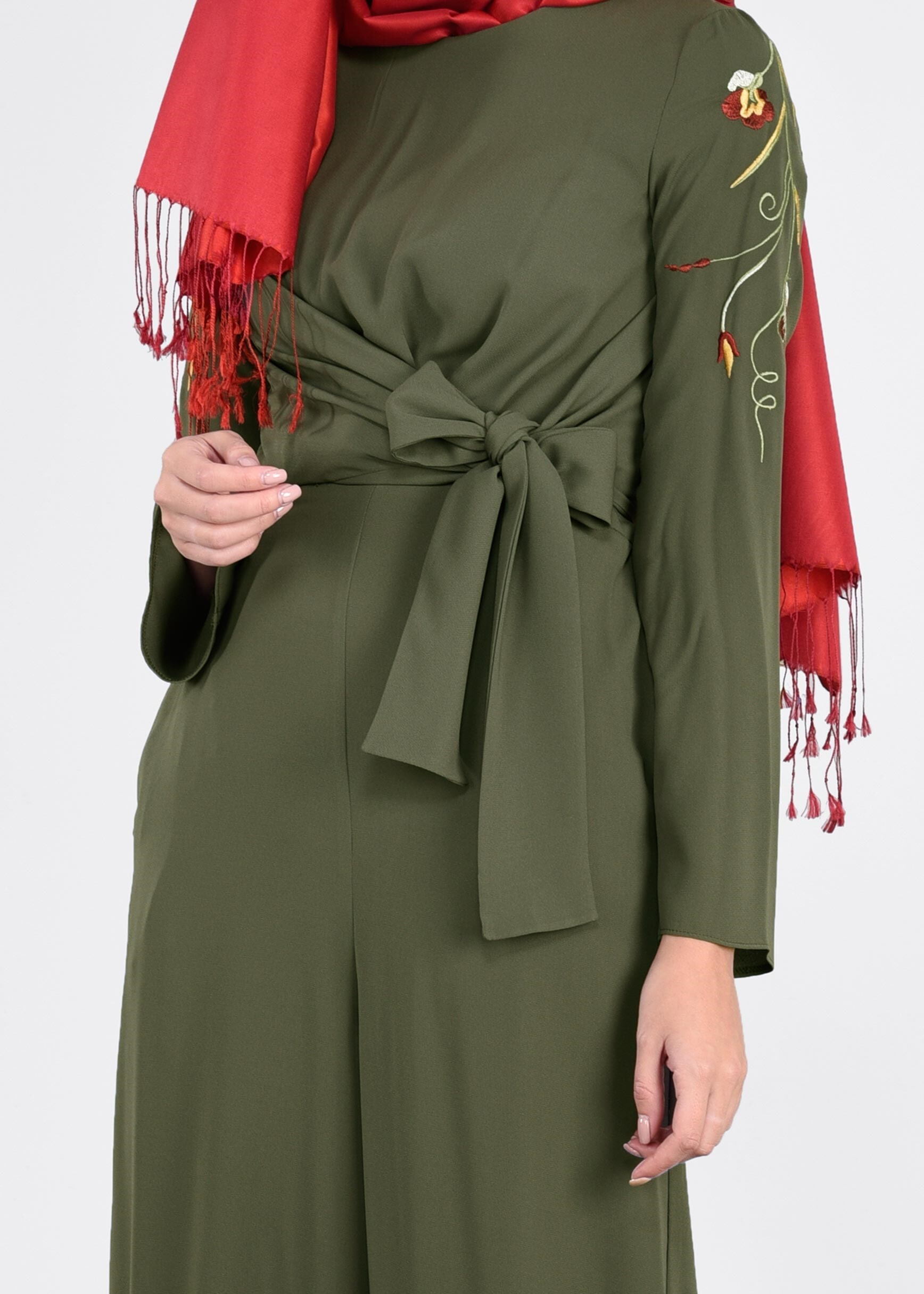 Tesettür giyim HAKİ KOLLARI NAKIŞ İŞLEMELİ TULUM 4520