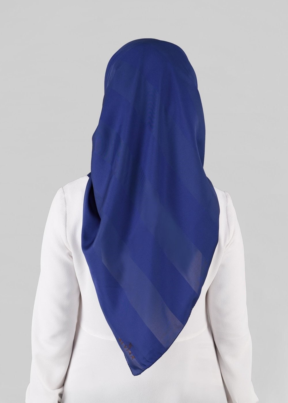 Tesettür giyim LACİVERT 9868 ALVİNA SATEN ÇİZGİLİ SATEN EŞARP