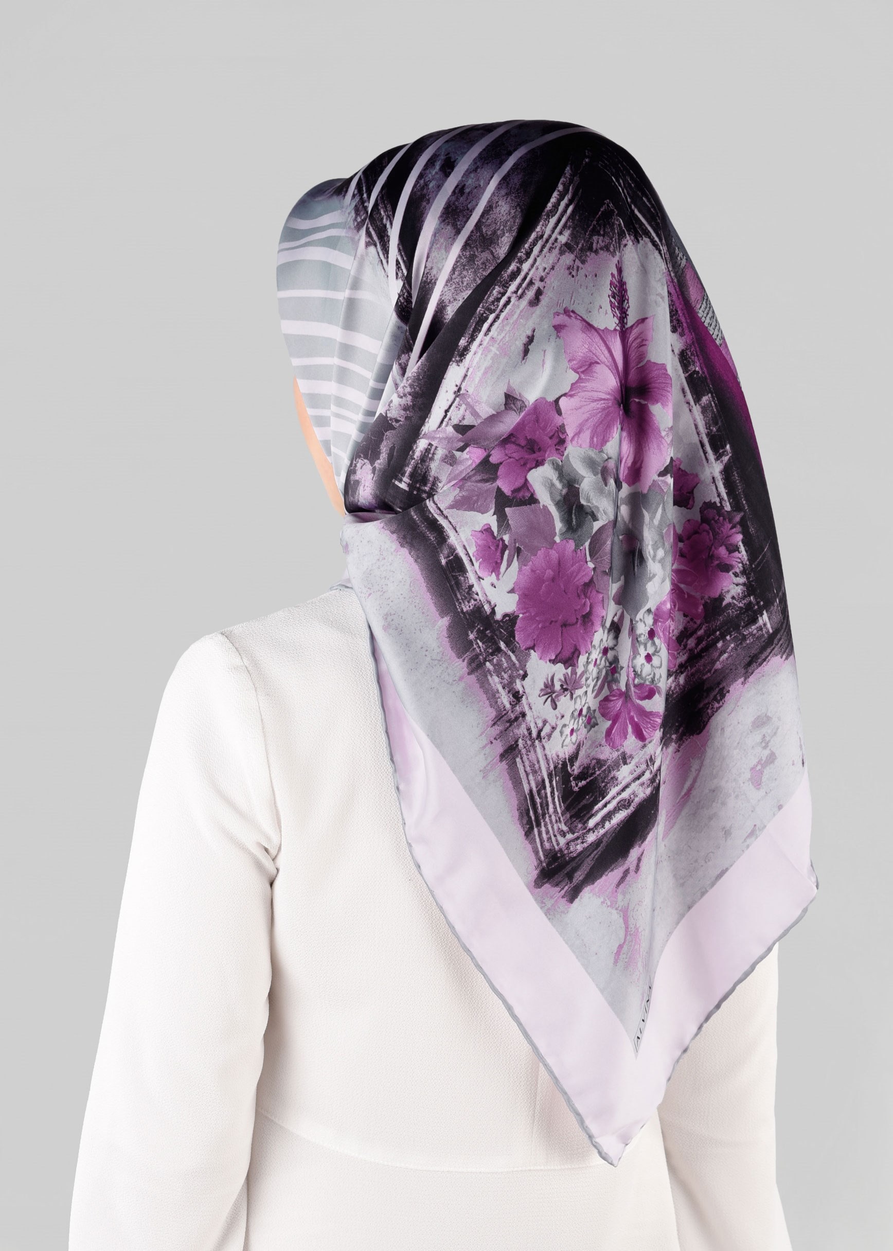 Tesettür giyim GRİ 13279-1  ALVİNA DESENLİ EŞARP