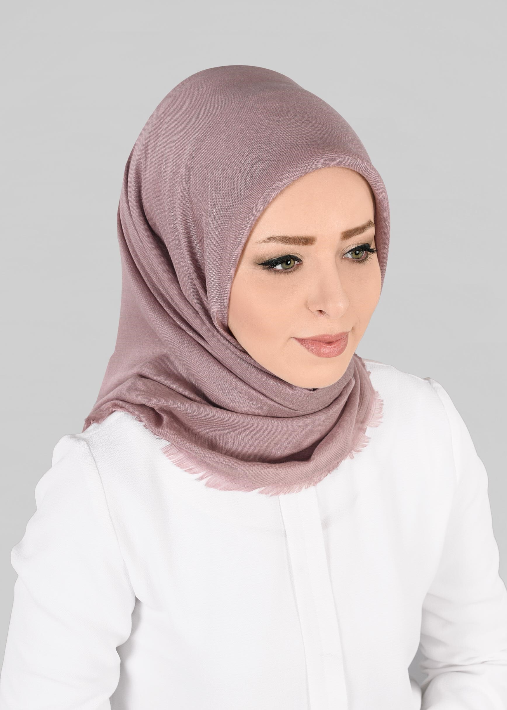 Tesettür giyim PUDRA 9852-1 ALVİNA PAMUKLU PÜSKÜLLÜ EŞARP(NRL)