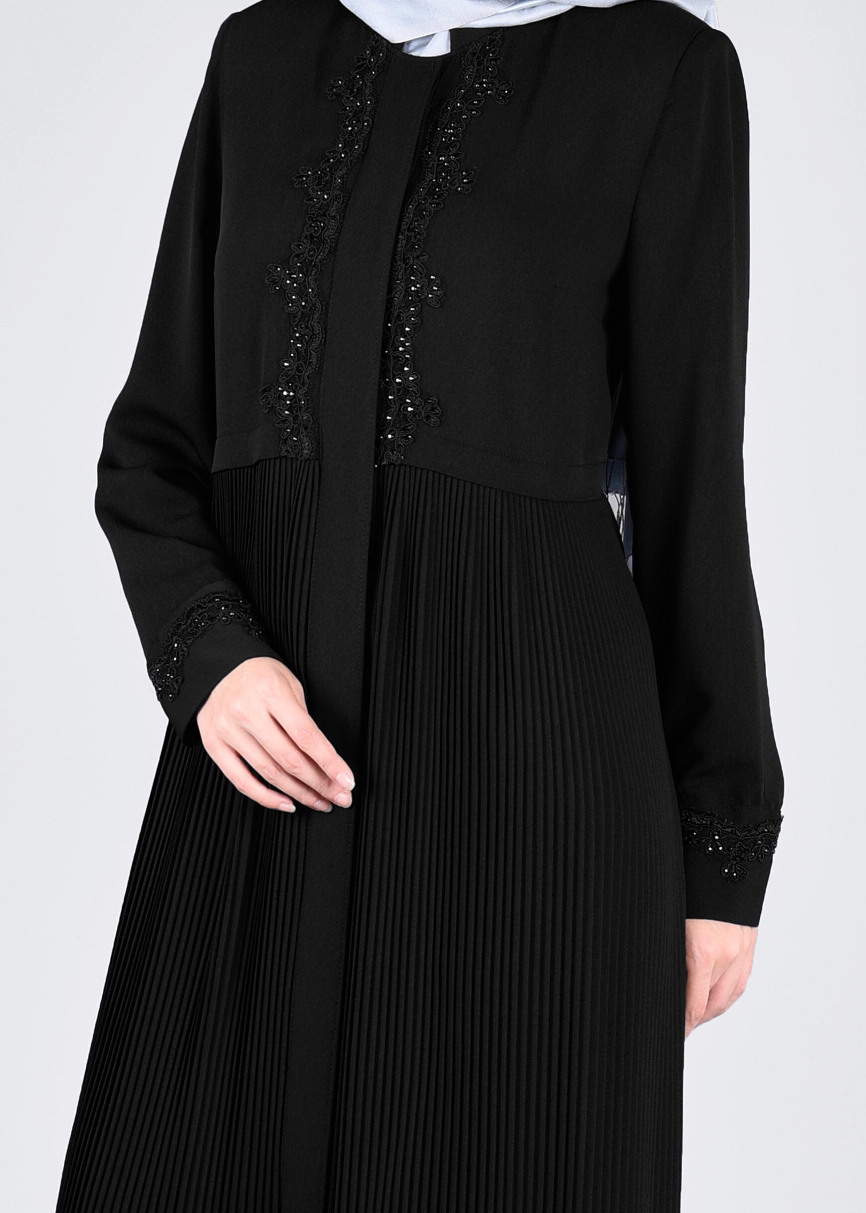 Tesettür giyim SİYAH 8234 NİL CREP FERACE 40/48 TEK40-42