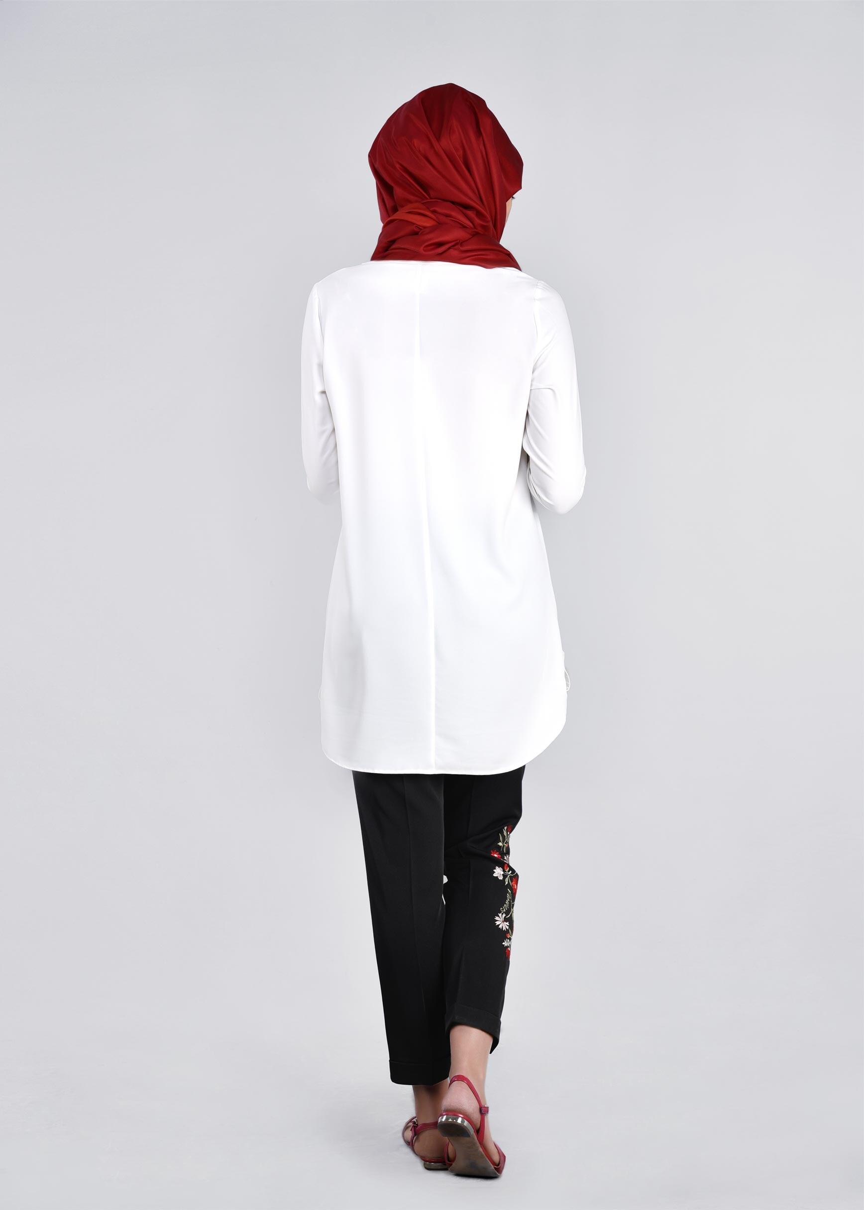 Tesettür giyim SİYAH ÇİÇEK İŞLEMELİ PANTOLON 7174 