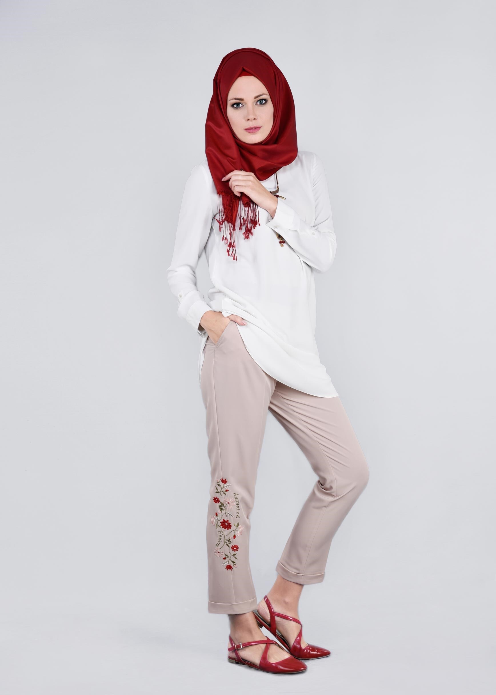 Tesettür giyim BEJ ÇİÇEK İŞLEMELİ PANTOLON 7174 