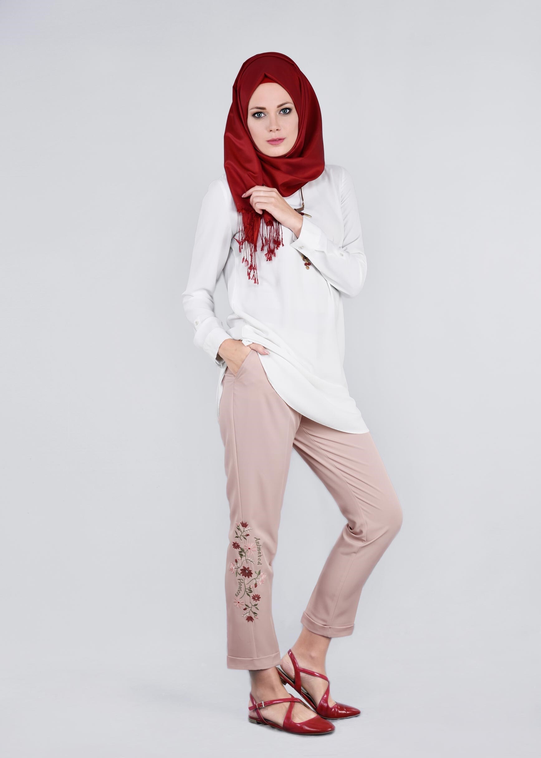 Tesettür giyim PUDRA ÇİÇEK İŞLEMELİ PANTOLON 7174 