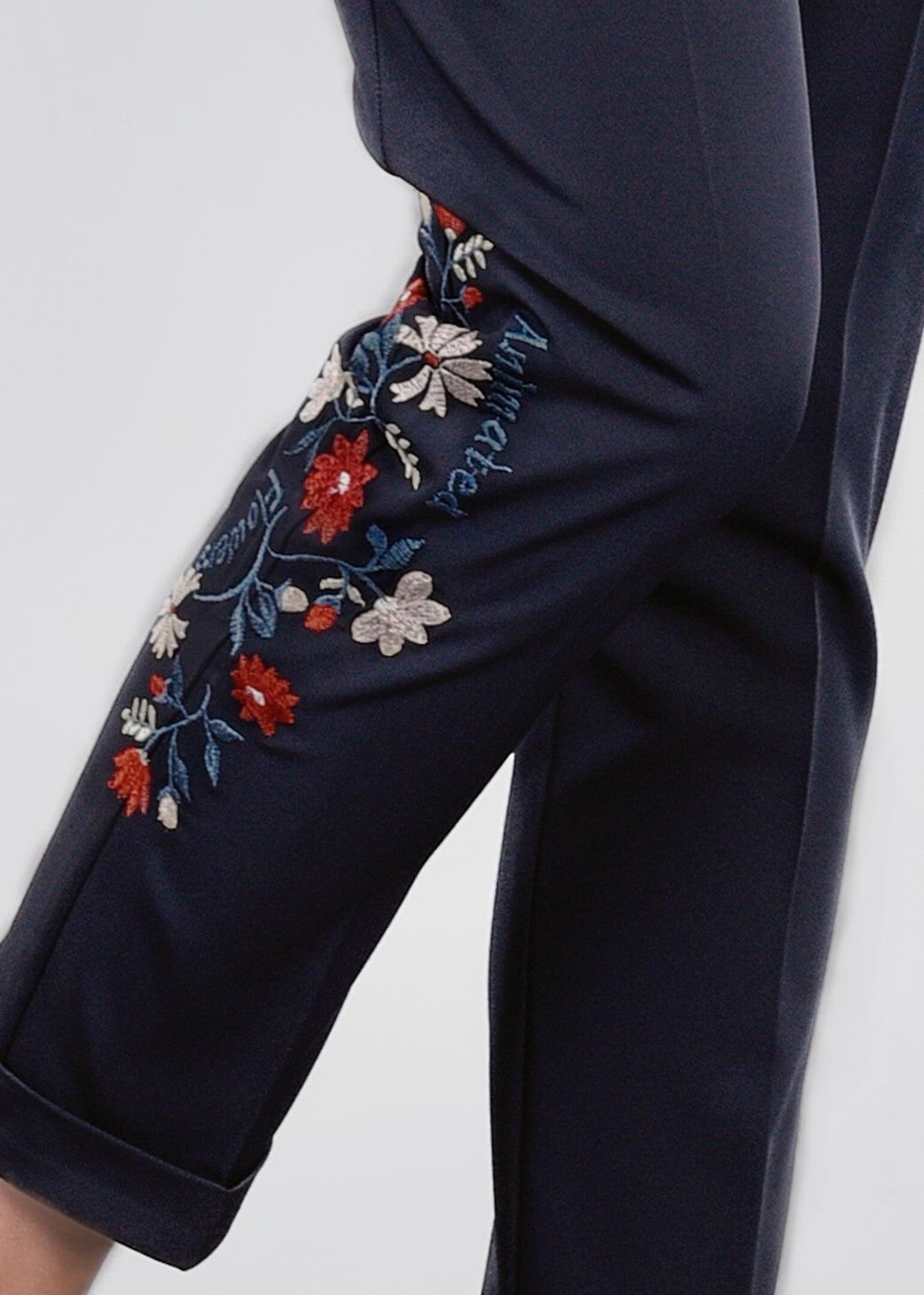 Tesettür giyim LACİVERT ÇİÇEK İŞLEMELİ PANTOLON 7174 