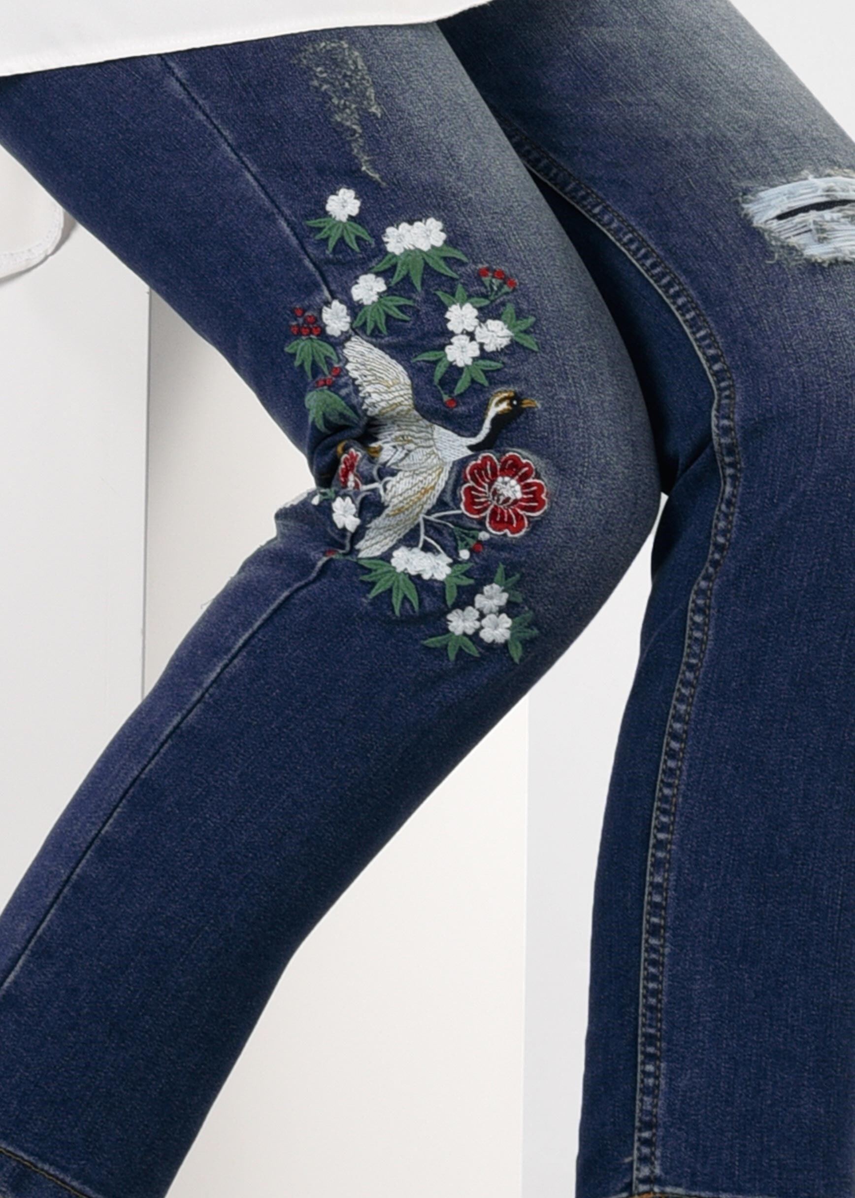 Tesettür giyim MAVİ İŞLEMELİ DENİM PANTOLON 7188