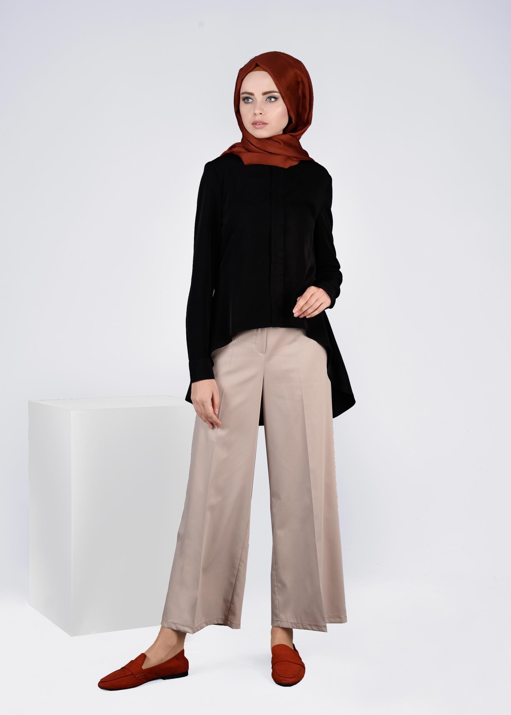 Tesettür giyim BEJ BORU PAÇA BİLEKTE KLASİK PANTOLON 7208