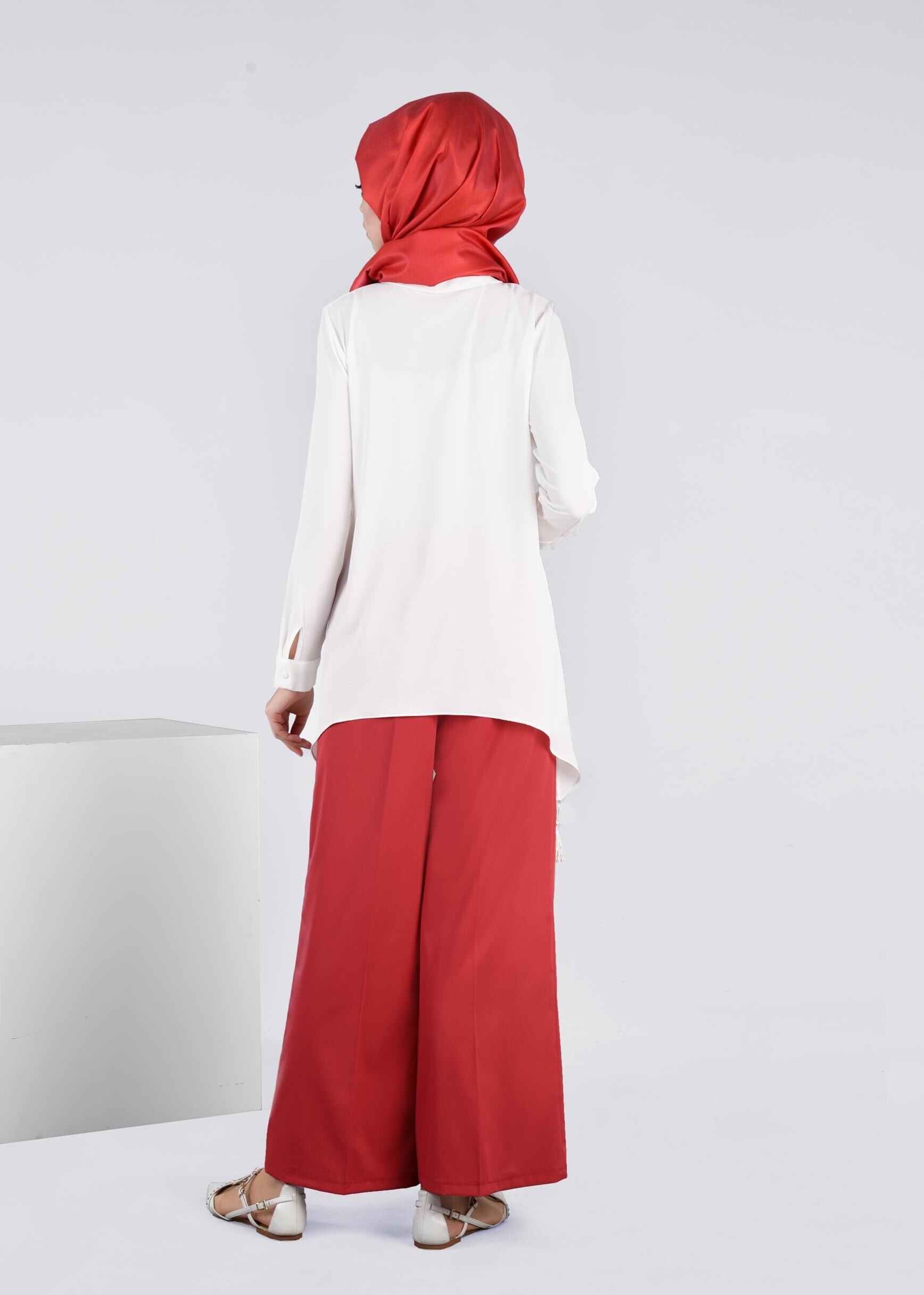 Tesettür giyim KIRMIZI BORU PAÇA BİLEKTE KLASİK PANTOLON 7208