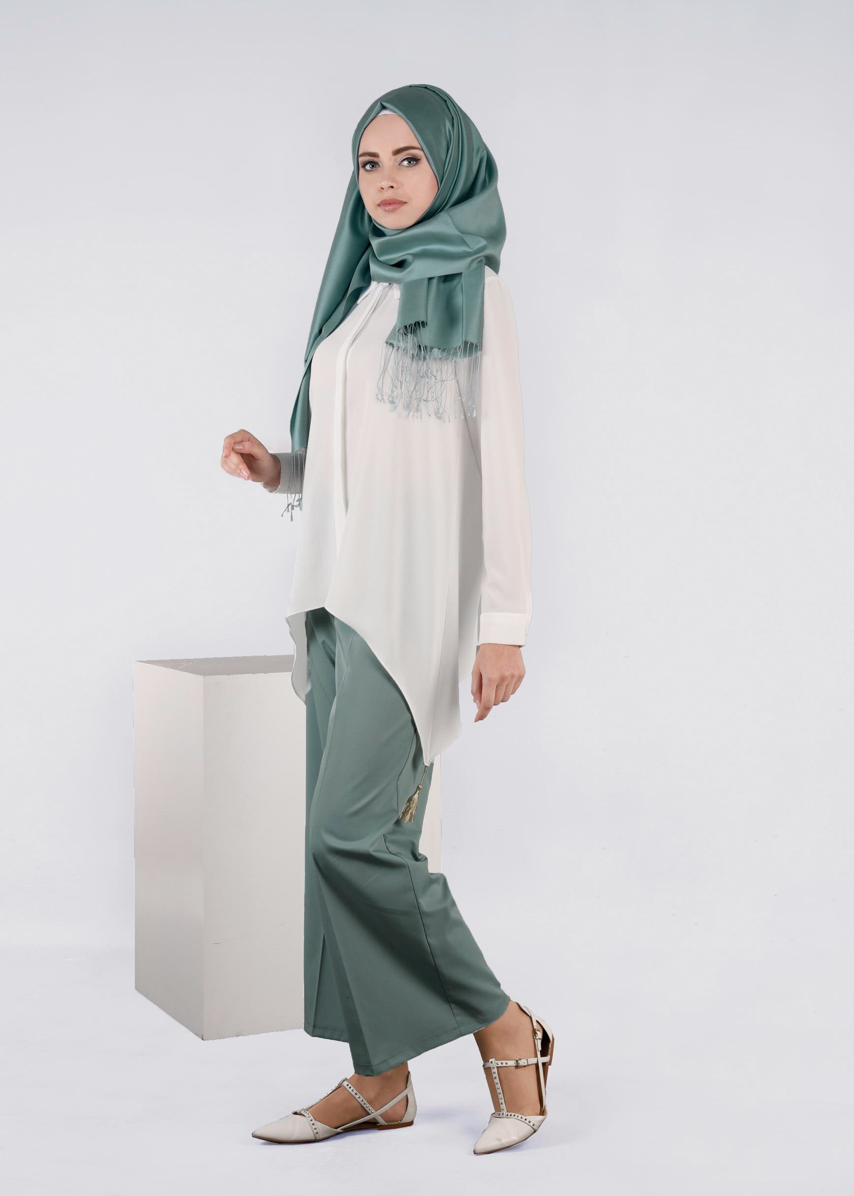 Tesettür giyim YEŞİL BORU PAÇA BİLEKTE KLASİK PANTOLON 7208