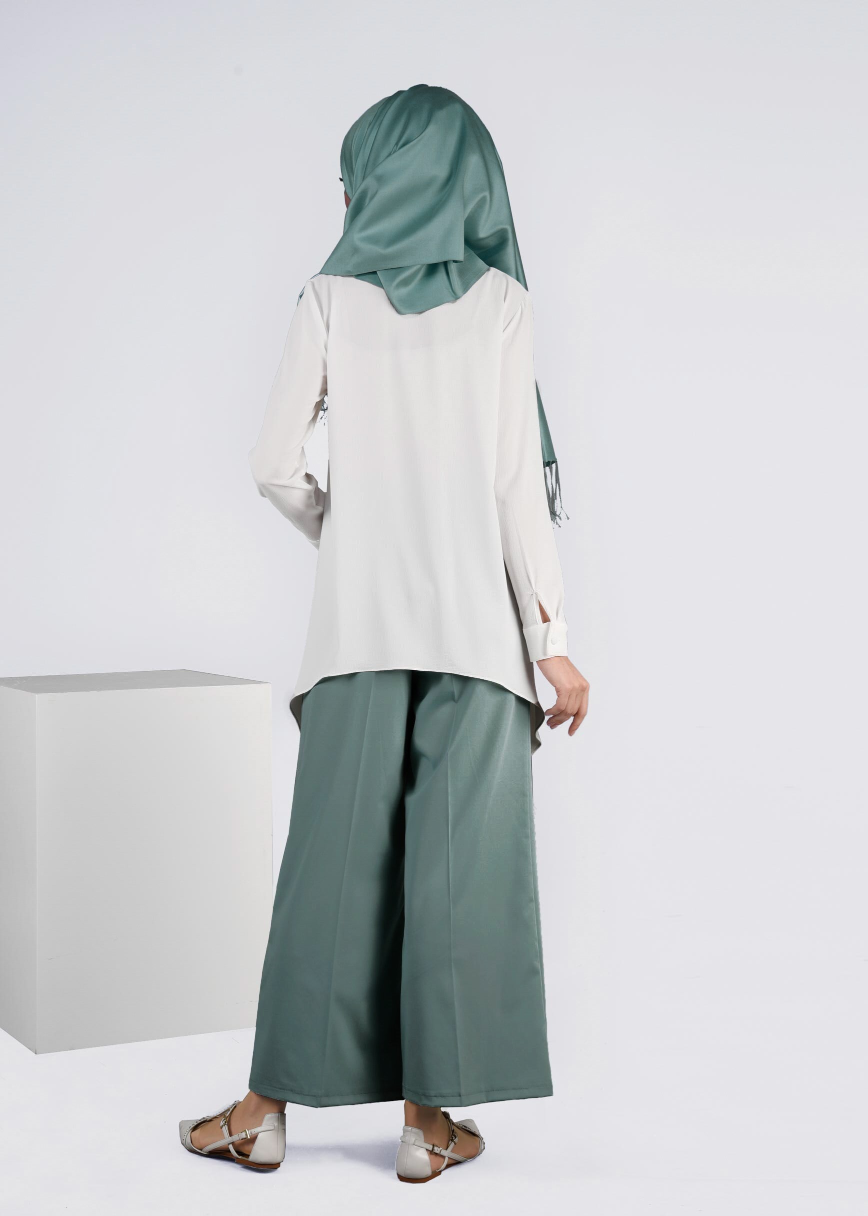 Tesettür giyim YEŞİL BORU PAÇA BİLEKTE KLASİK PANTOLON 7208