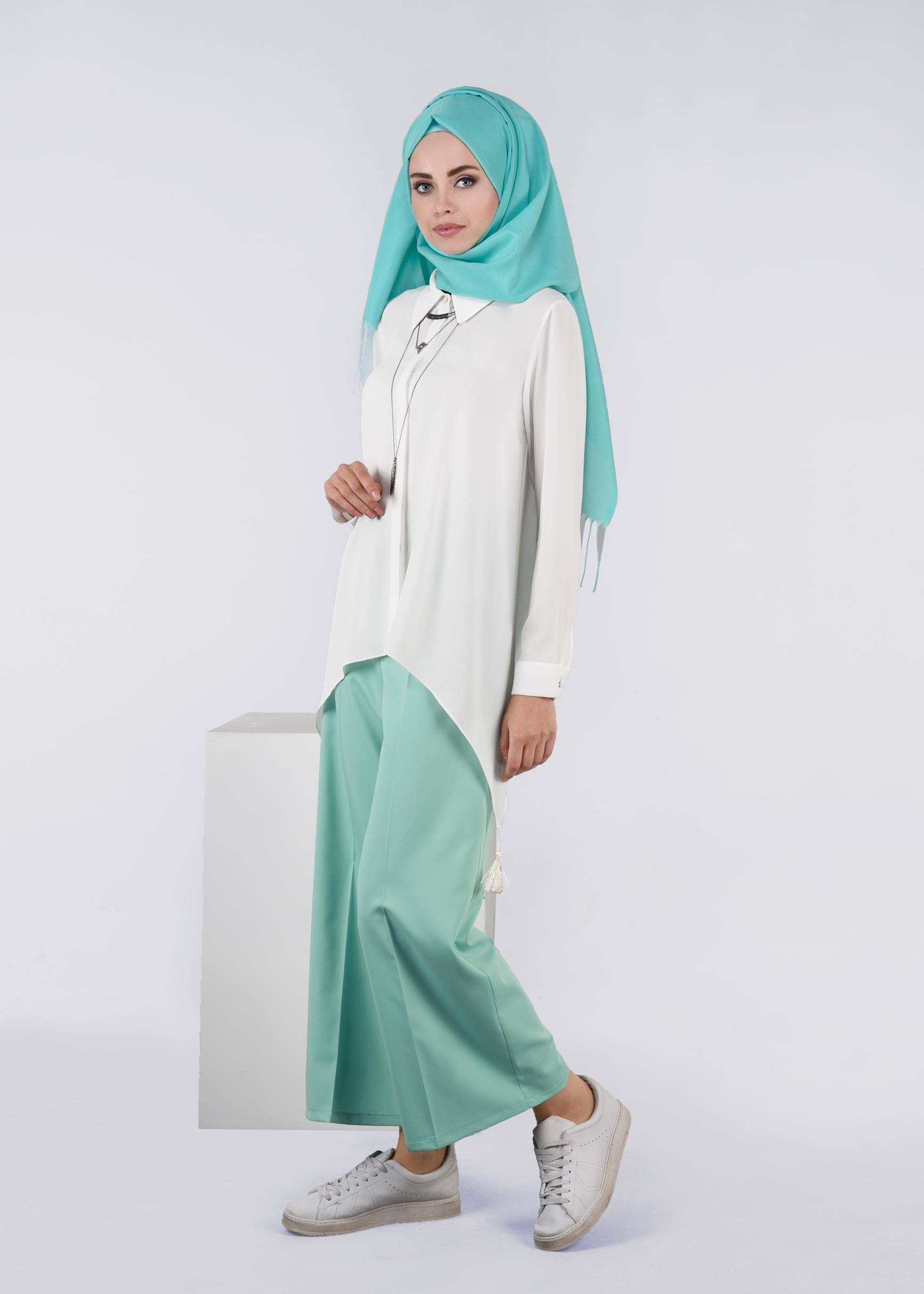 Tesettür giyim YEŞİL BORU PAÇA BİLEKTE KLASİK PANTOLON 7208