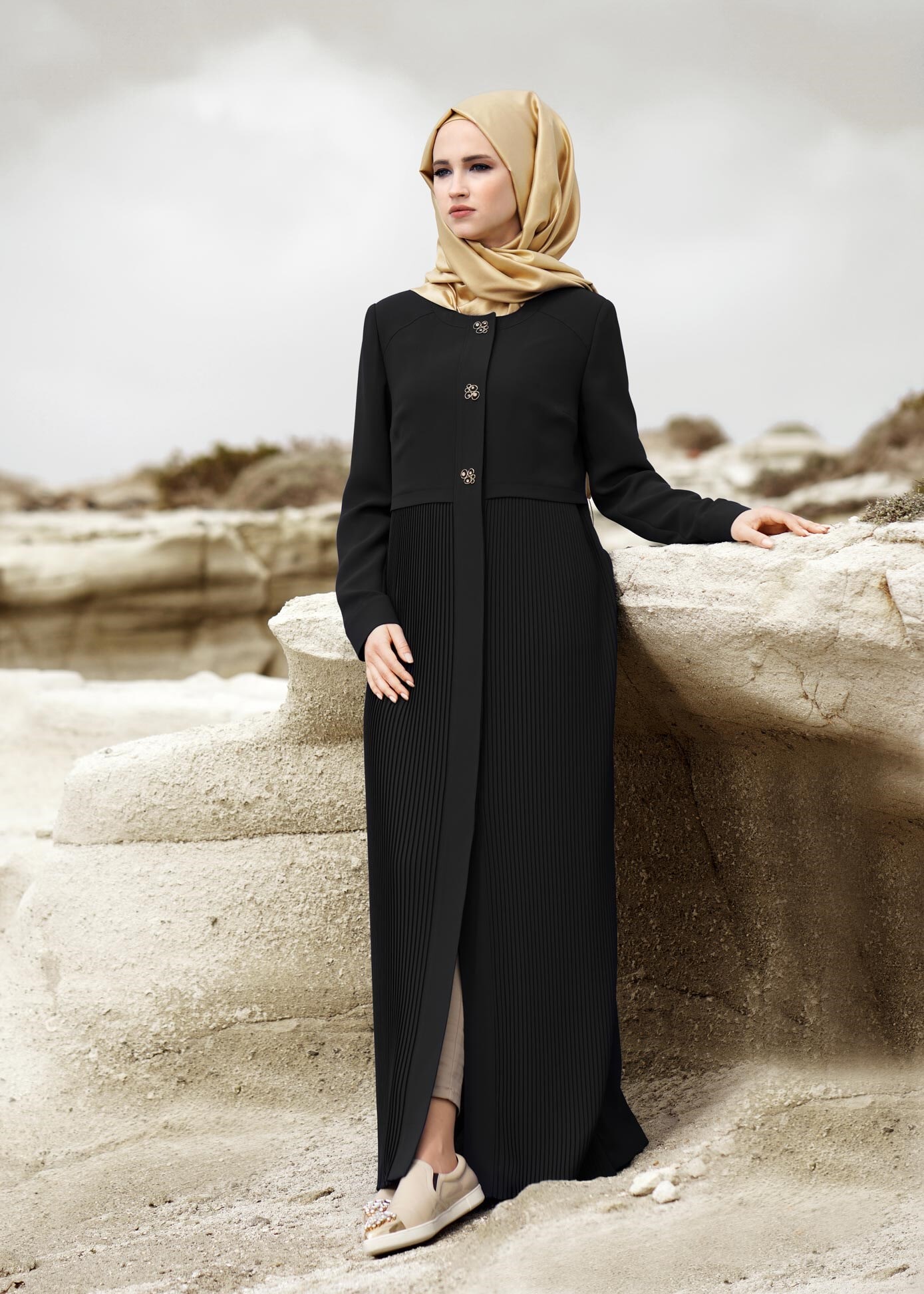 Tesettür giyim SİYAH 1051 MİLAS PARDESÜ 40/48 TEK38