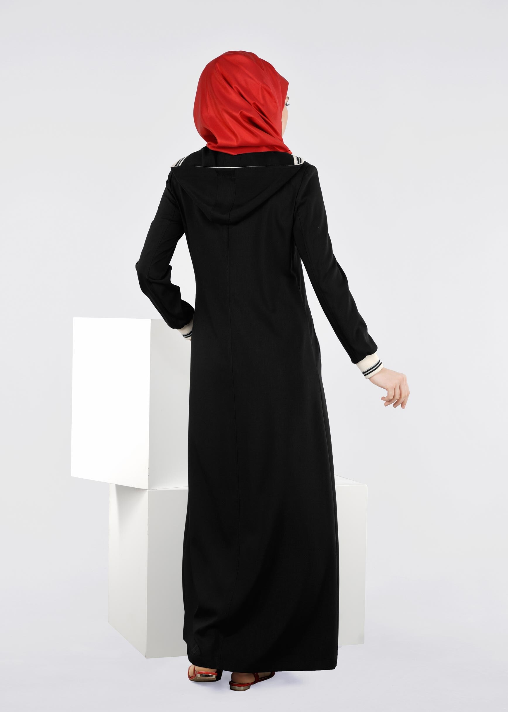 Tesettür giyim SİYAH 1070 STİL 8563 PARDESÜ 38/44 TEK40