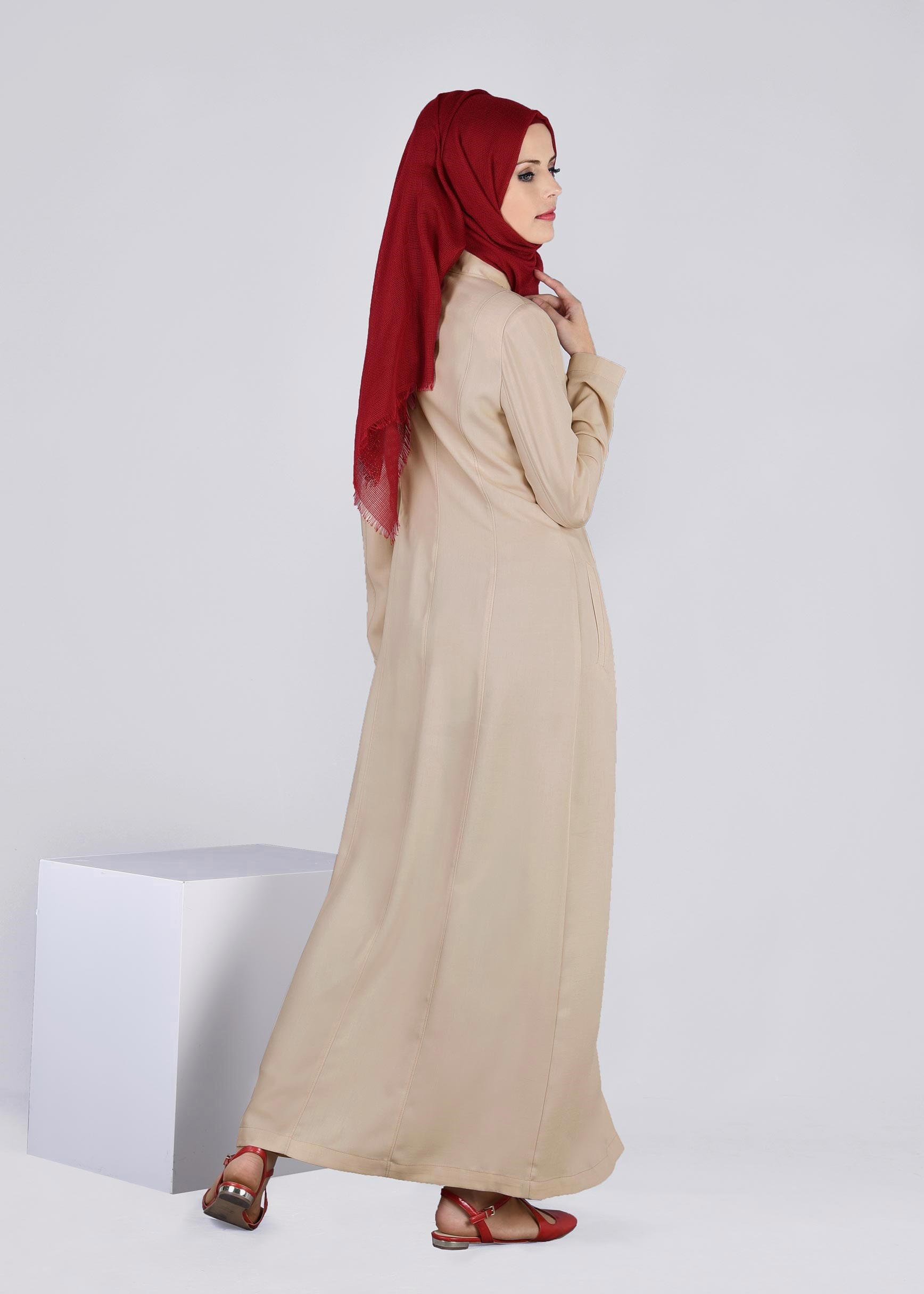 Tesettür giyim BEJ NAKIŞ DETAYLI PARDESÜ 1110