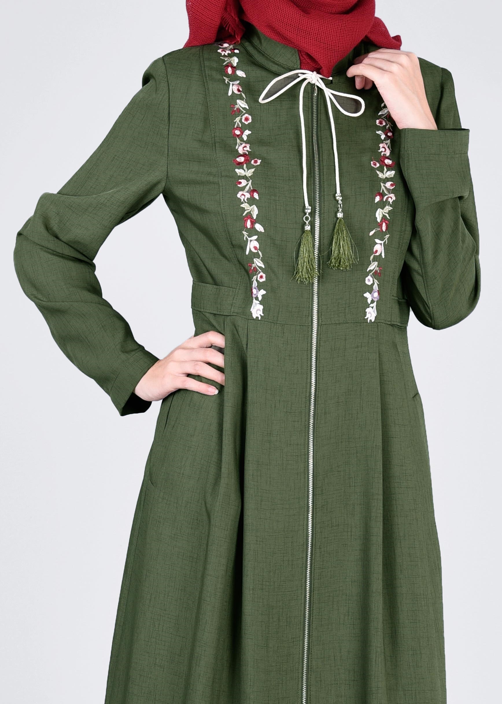 Tesettür giyim HAKİ NAKIŞ DETAYLI PARDESÜ 1110