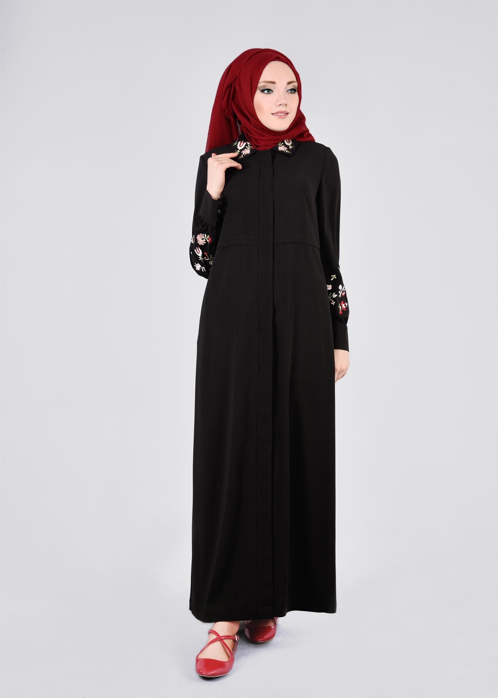 Tesettür giyim SİYAH İŞLEME DETAYLI PARDESÜ 1114
