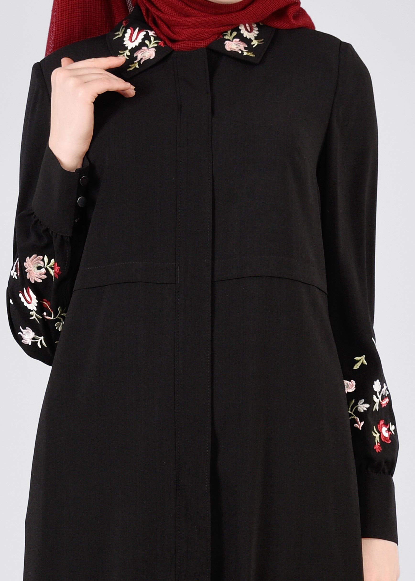 Tesettür giyim SİYAH İŞLEME DETAYLI PARDESÜ 1114