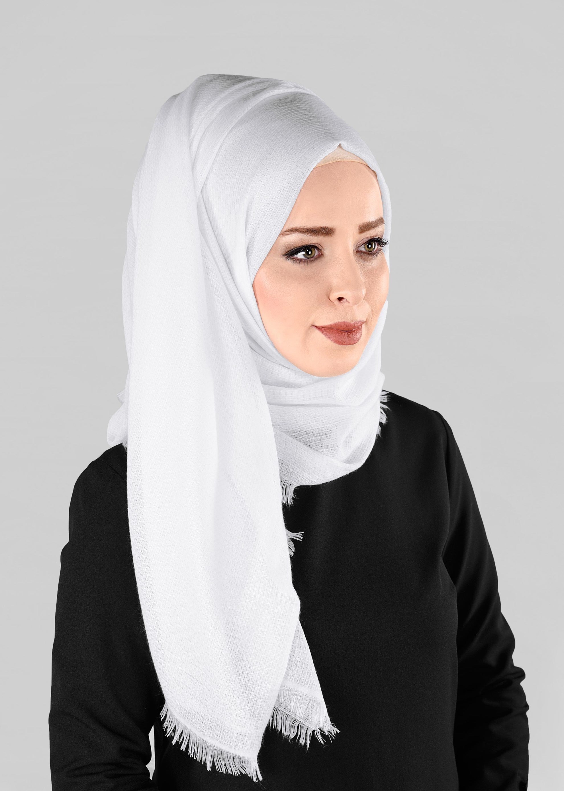 Tesettür giyim EKRU 9848 ALVİNA SAÇAKLI KESİK ŞAL