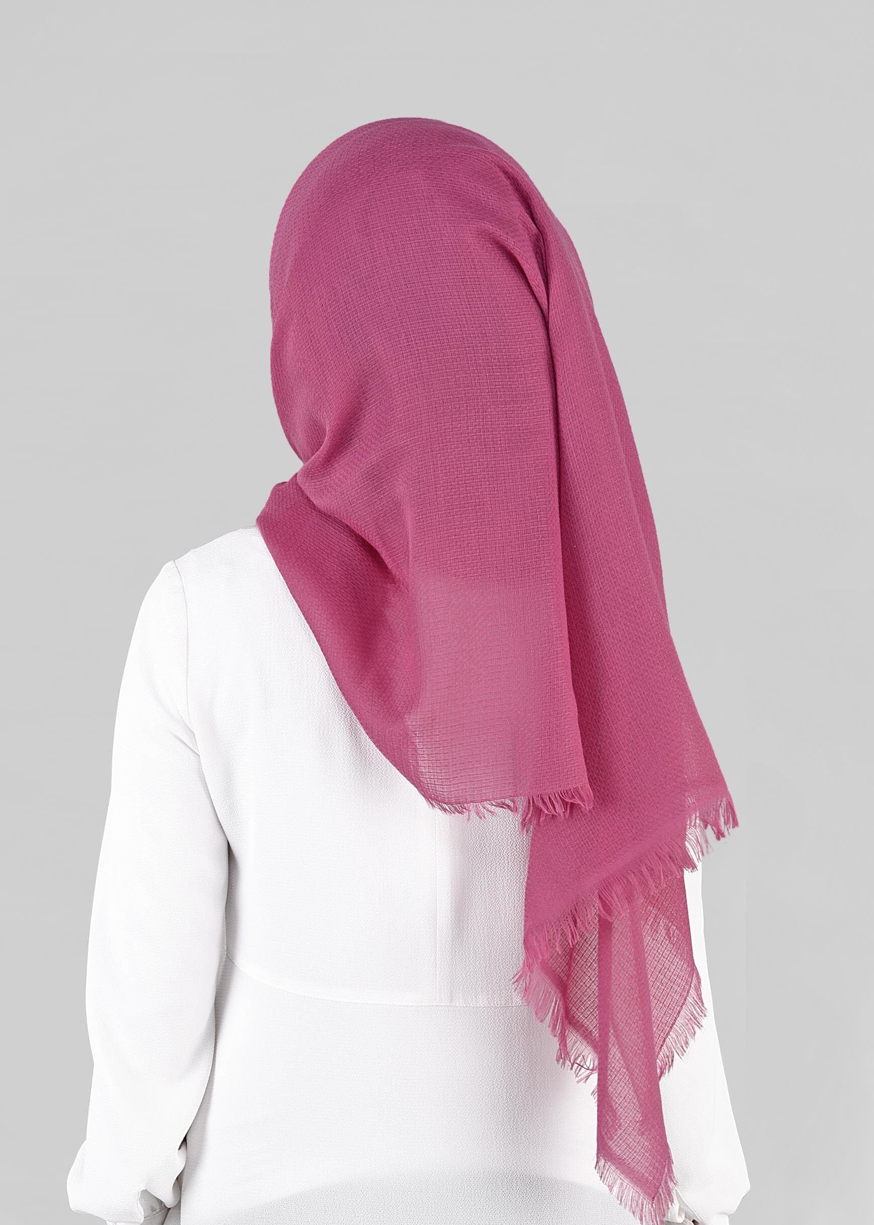 Tesettür giyim FUŞYA 9848 ALVİNA SAÇAKLI KESİK ŞAL