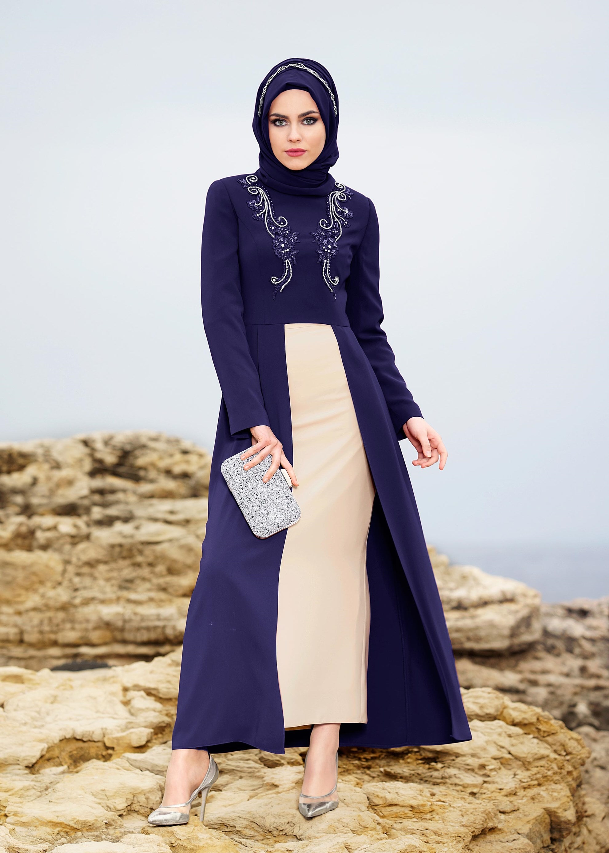 Tesettür giyim LACİVERT İŞLEME DETAYLI İKİLİ ETEKLİ TAKIM 3386 