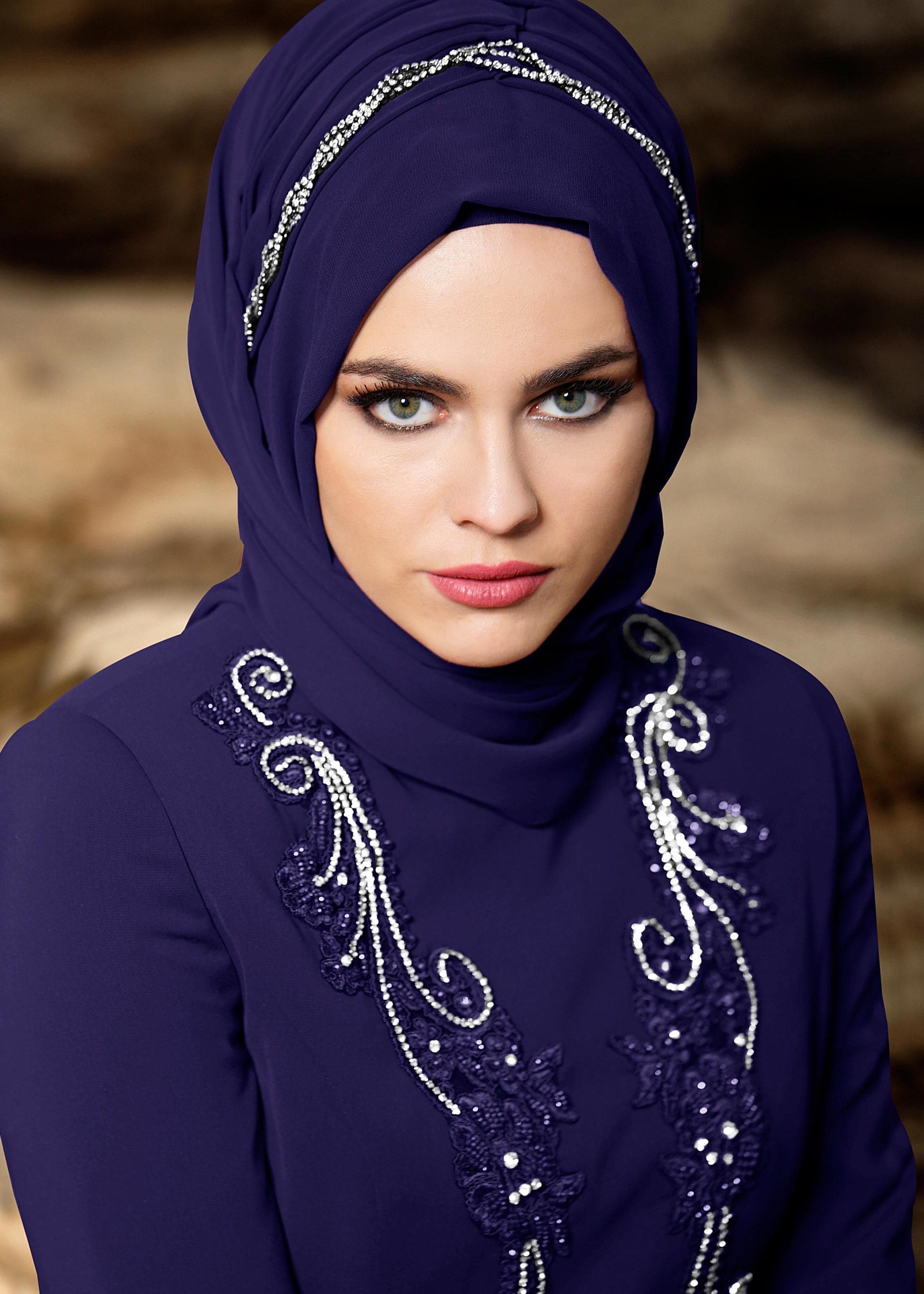 Tesettür giyim LACİVERT İŞLEME DETAYLI İKİLİ ETEKLİ TAKIM 3386 