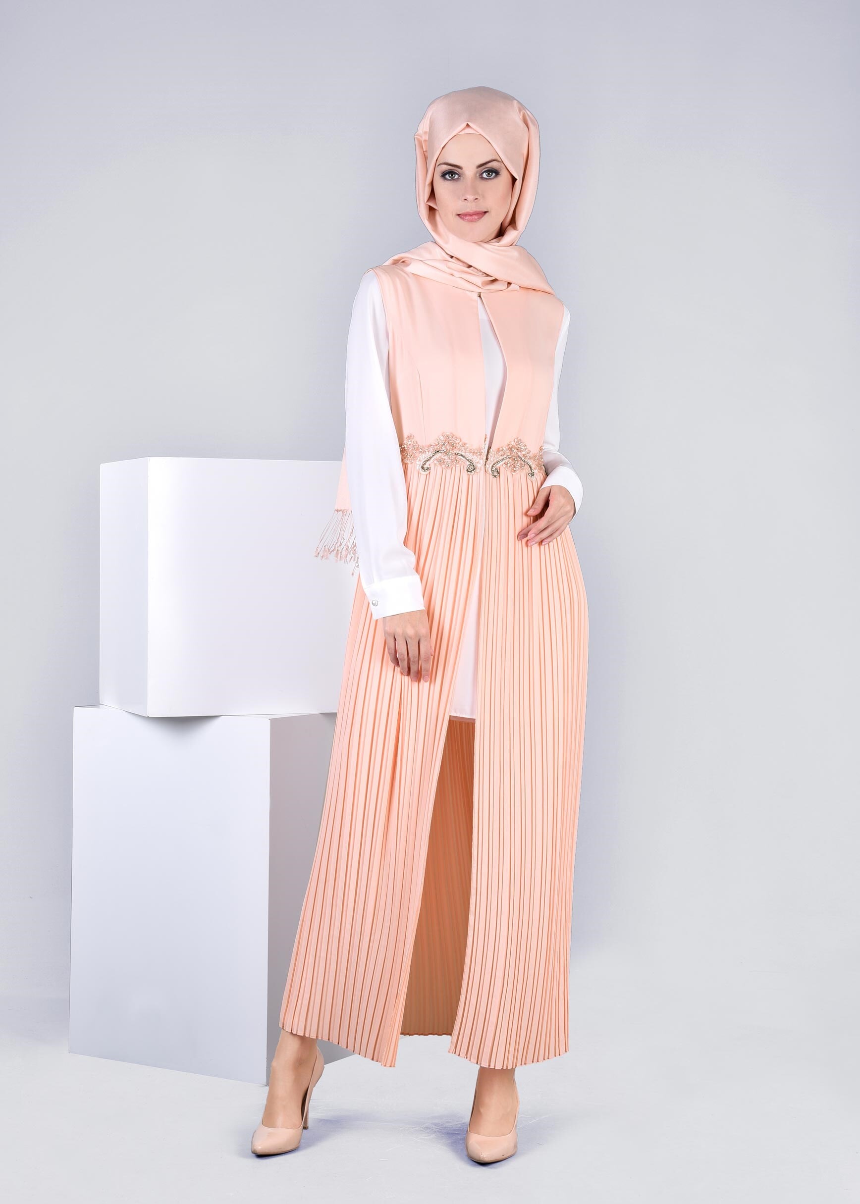 Tesettür giyim PUDRA İŞLEME DETAYLI ETEĞİ PİLİSELİ 3&prime;LÜ PANT. TAKIM 3381P 