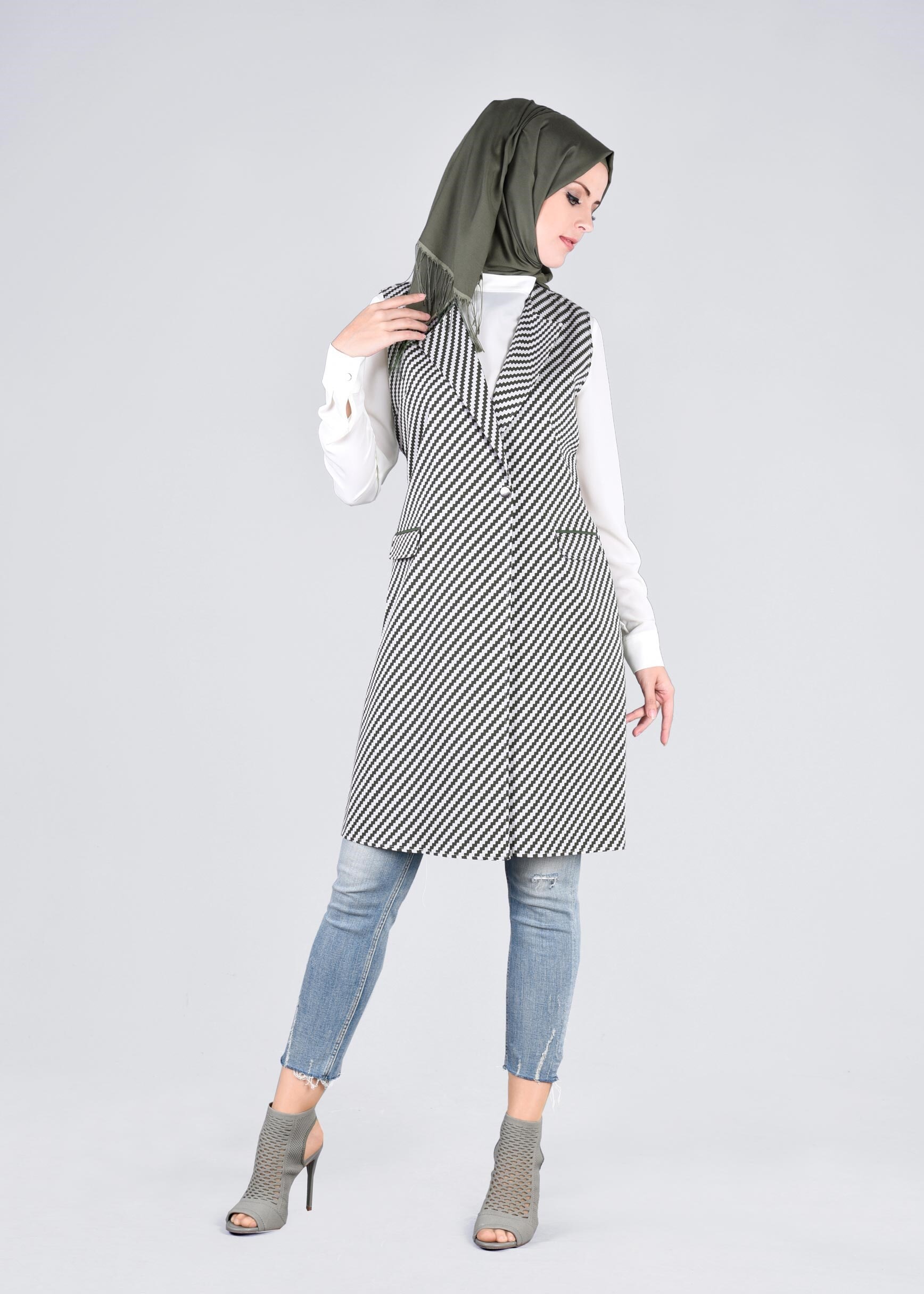 Tesettür giyim HAKİ DESENLİ YELEKLİ TUNİK 4317 