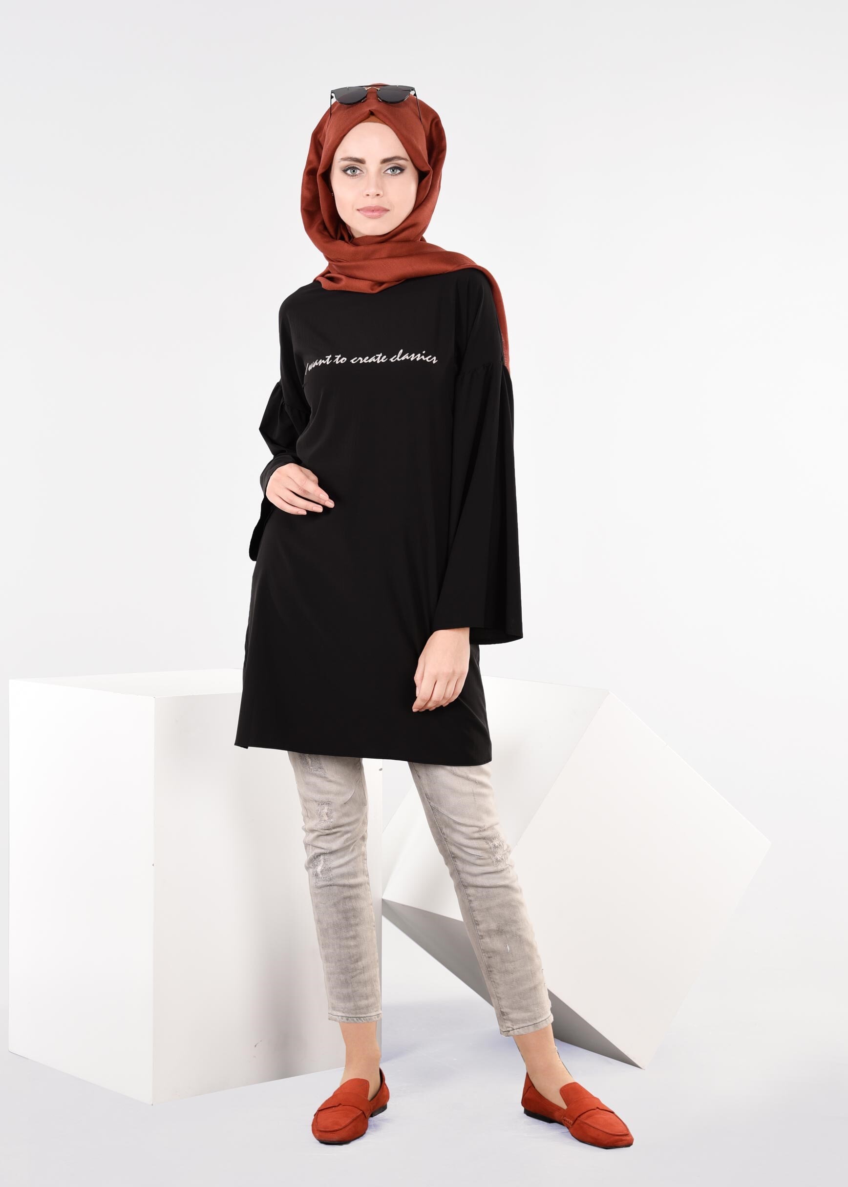 Tesettür giyim SİYAH 4435 NEW FESTİVAL TUNİK 36/42 TEK38