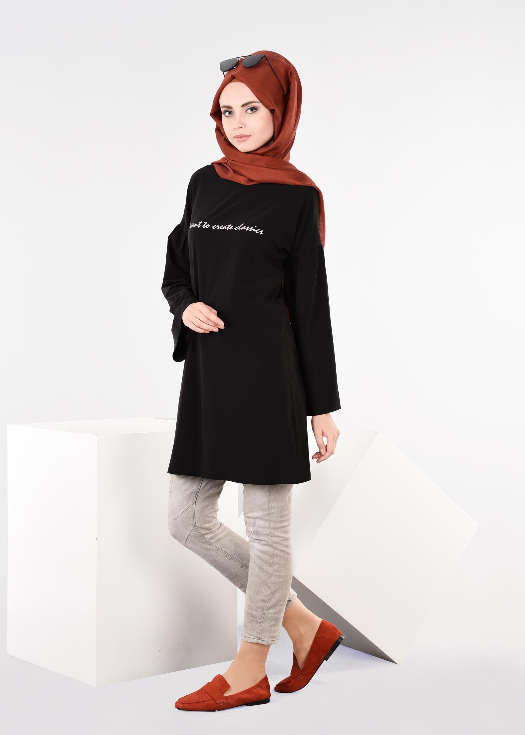 Tesettür giyim SİYAH 4435 NEW FESTİVAL TUNİK 36/42 TEK38