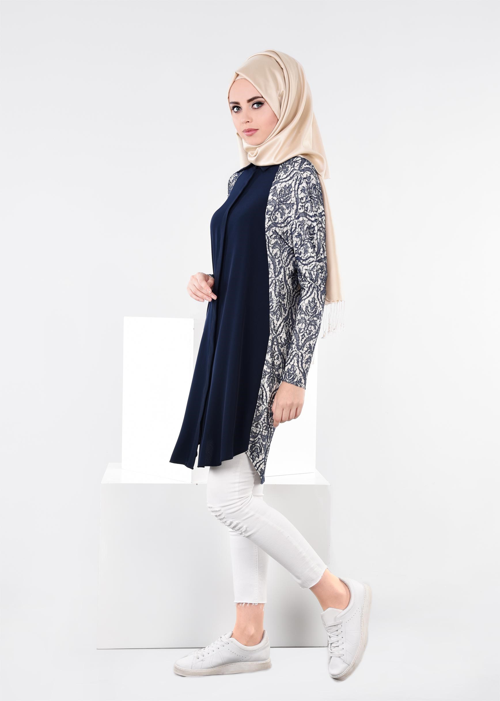 Tesettür giyim LACİVERT DESENLİ TUNİK 4437