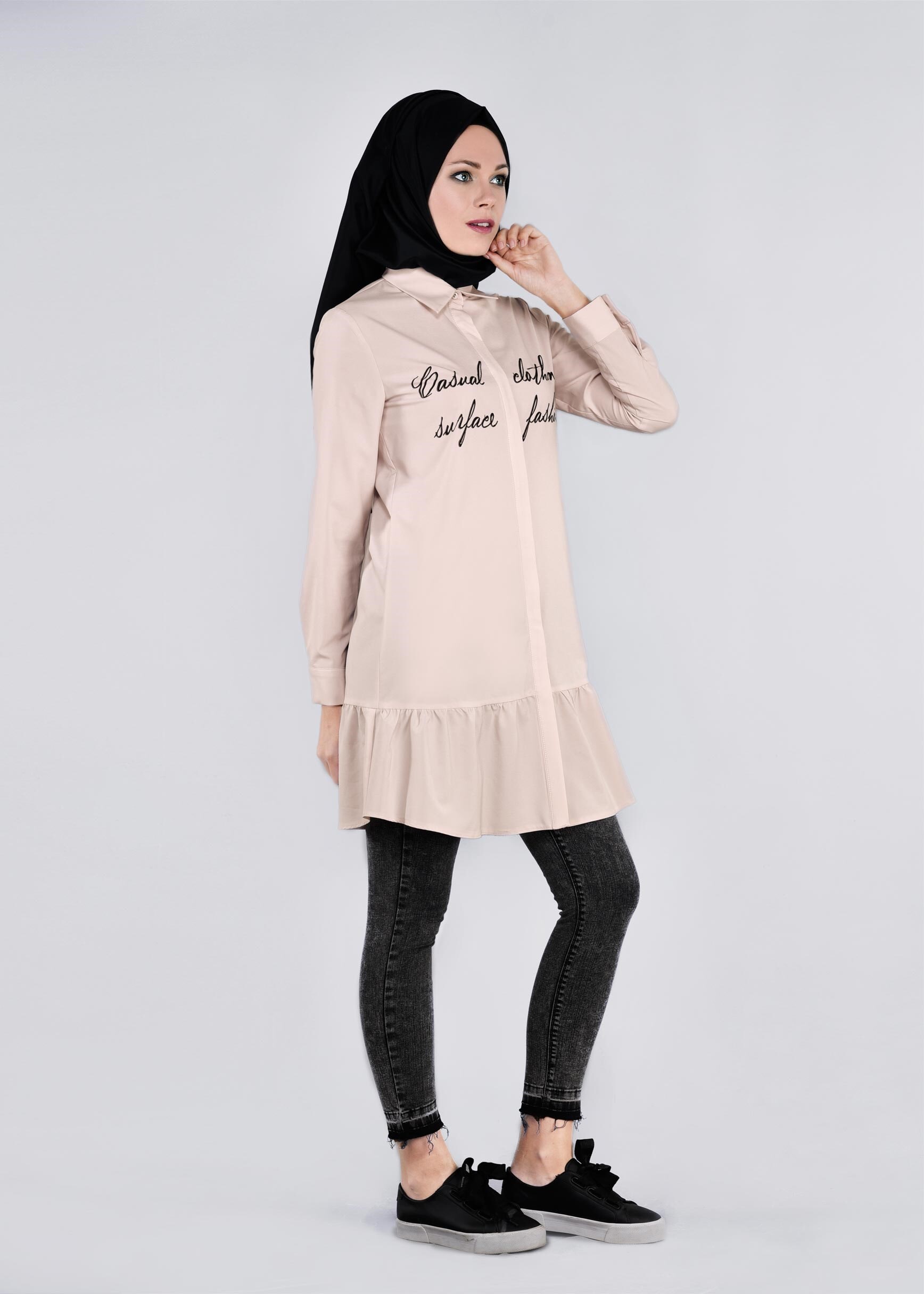 Tesettür giyim BEJ YAZI BASKILI TUNİK 4534