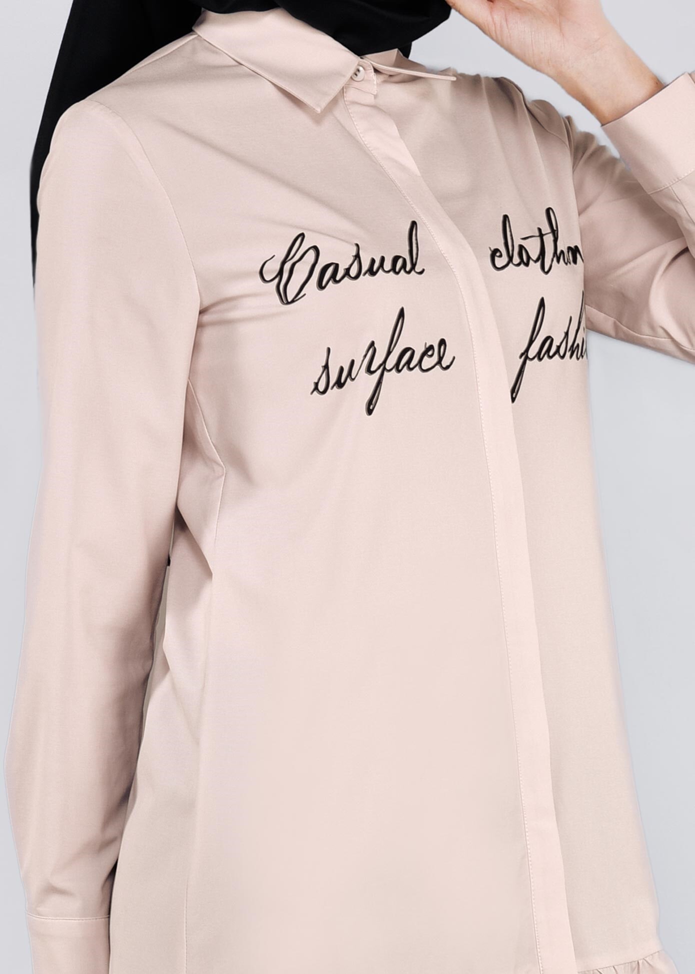 Tesettür giyim BEJ YAZI BASKILI TUNİK 4534