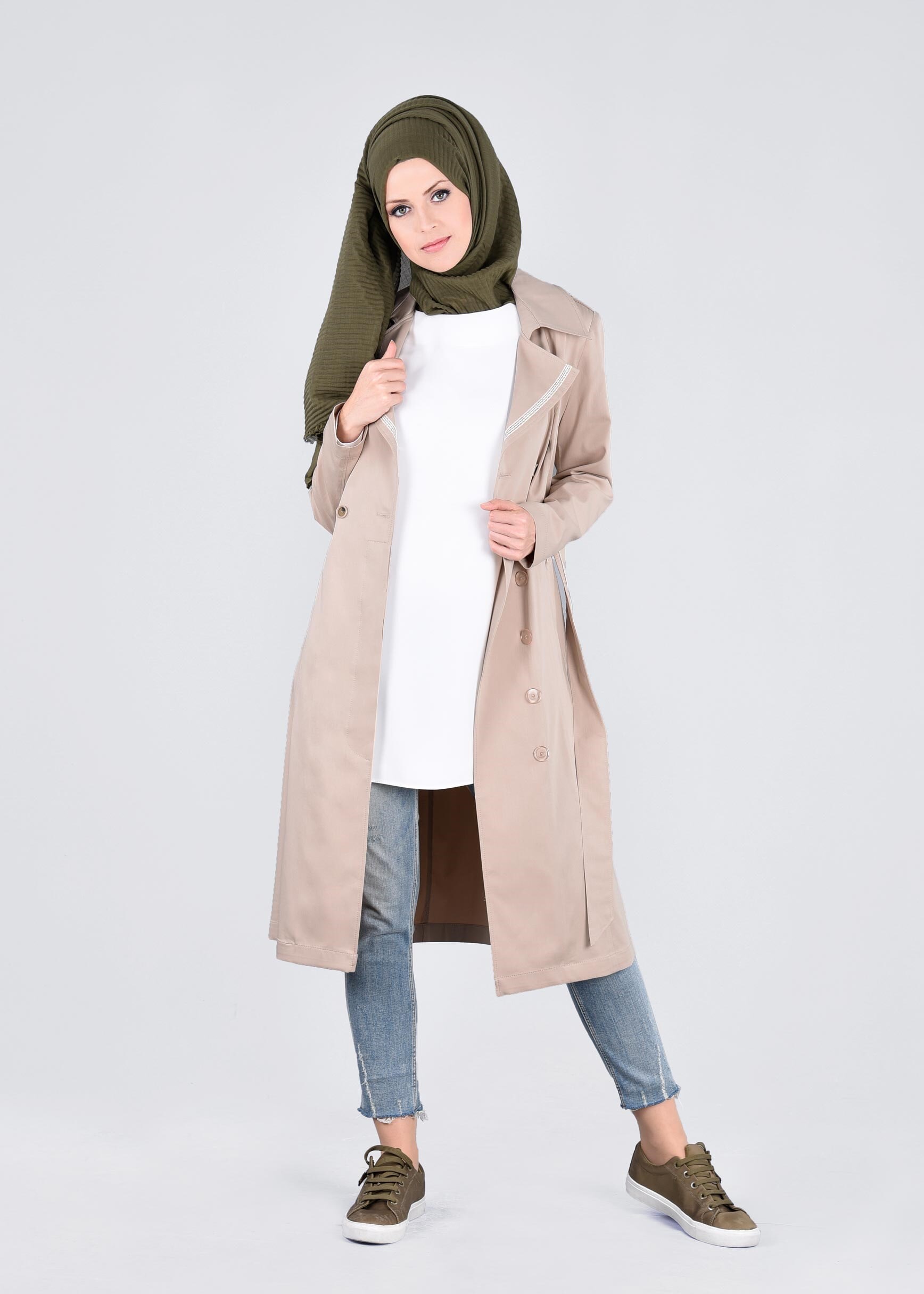 Tesettür giyim BEJ YAKASI TAŞLI DÜĞMELİ TRENÇKOT 1020