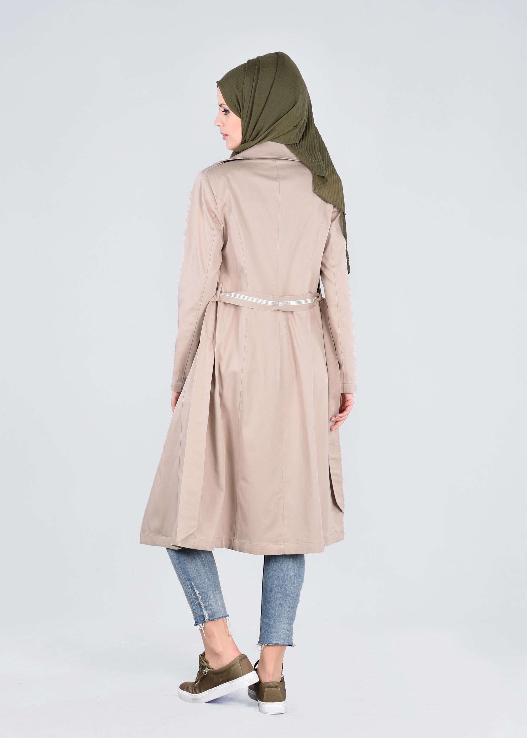 Tesettür giyim BEJ YAKASI TAŞLI DÜĞMELİ TRENÇKOT 1020
