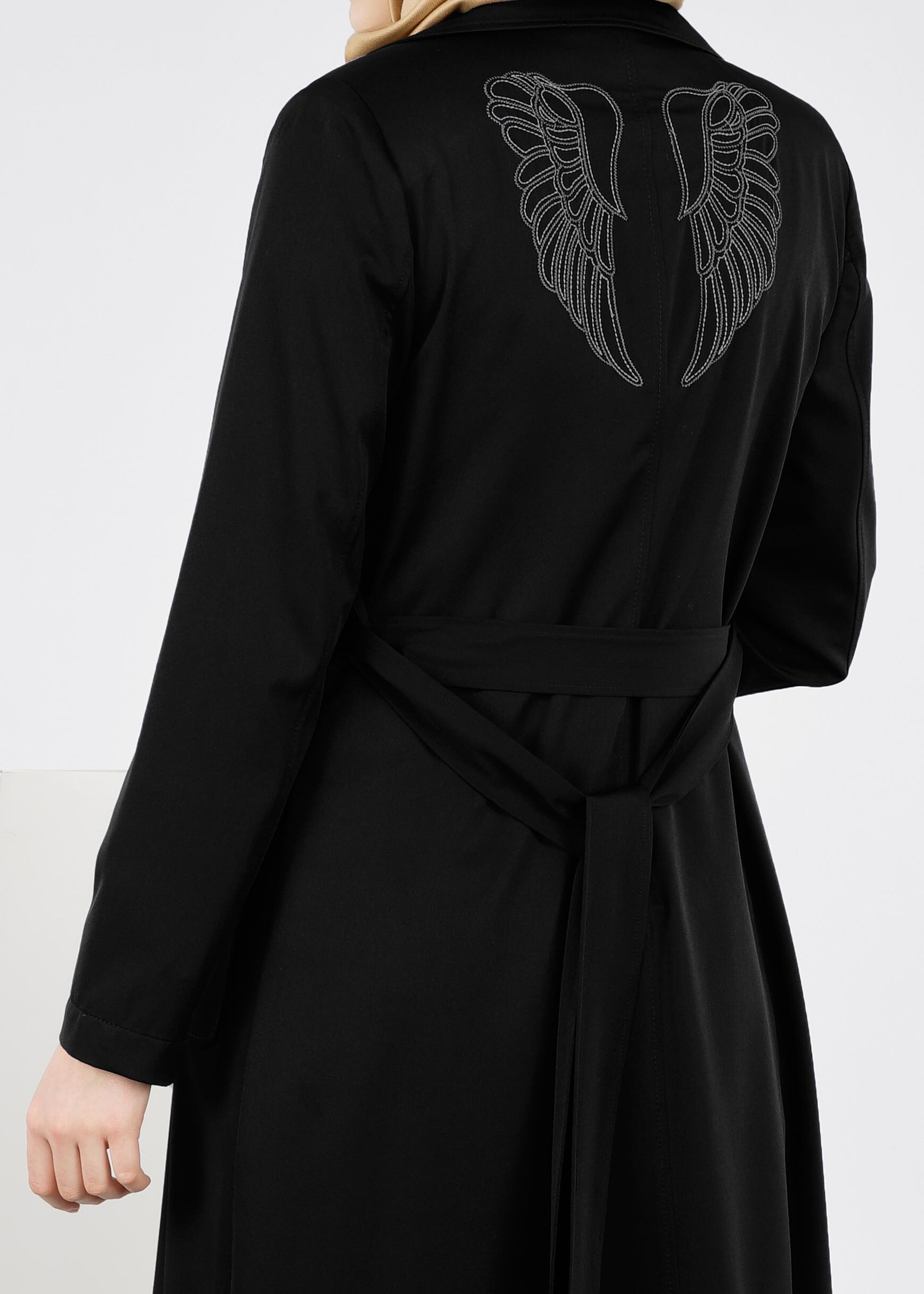 Tesettür giyim SİYAH KUŞAKLI BASKILI TRENÇKOT 1021 