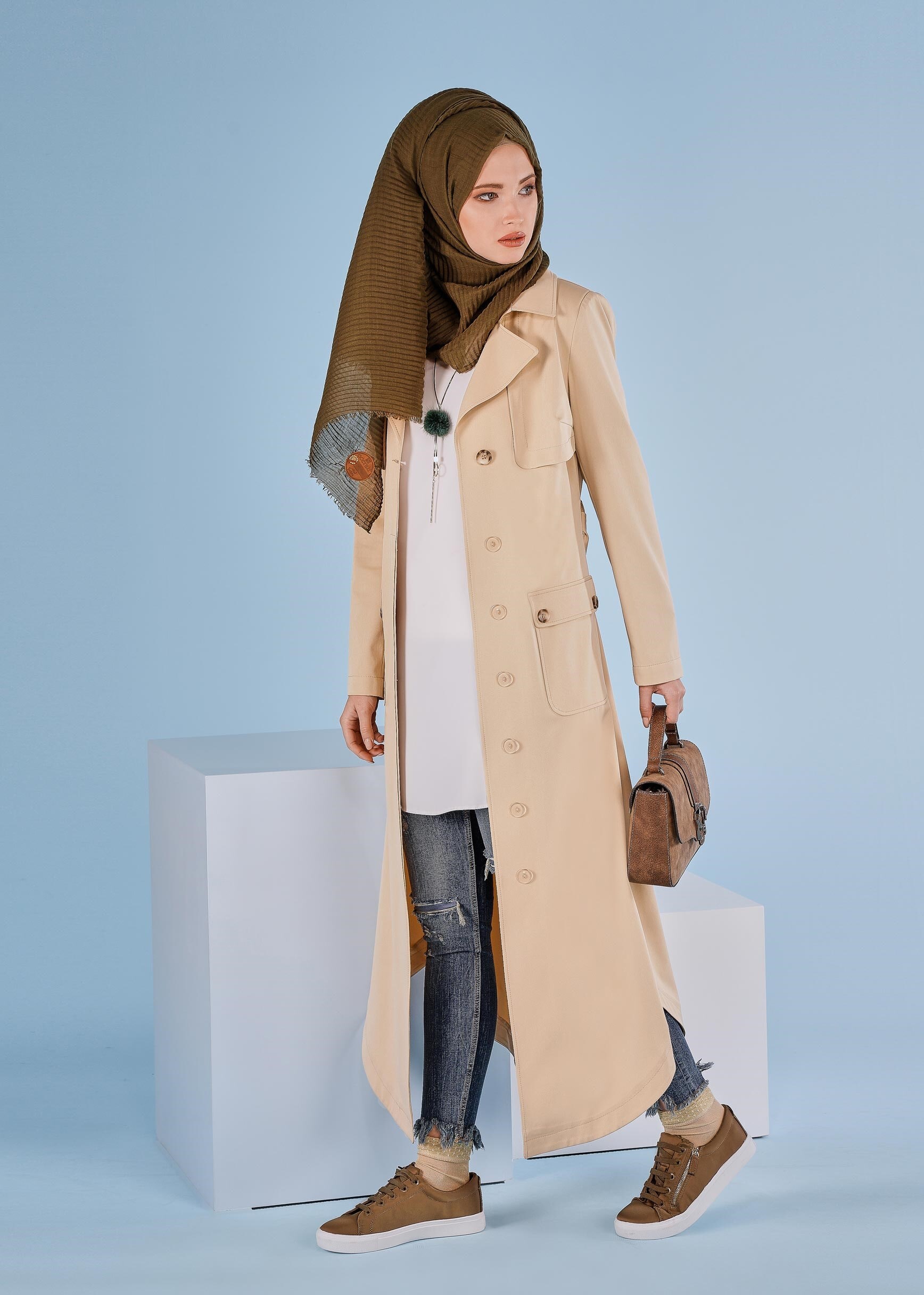 Tesettür giyim BEJ KUŞAKLI BASKILI TRENÇKOT 1021 