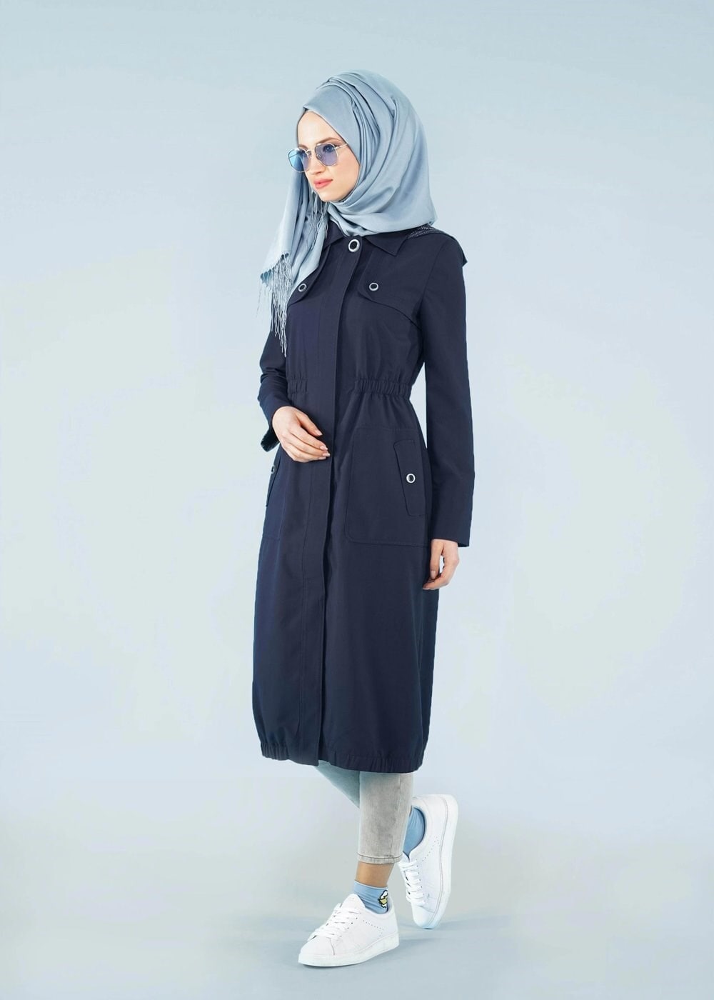 Tesettür giyim LACİVERT BELİ BÜZGÜLÜ KAPÜŞONLU TRENÇKOT 1022 