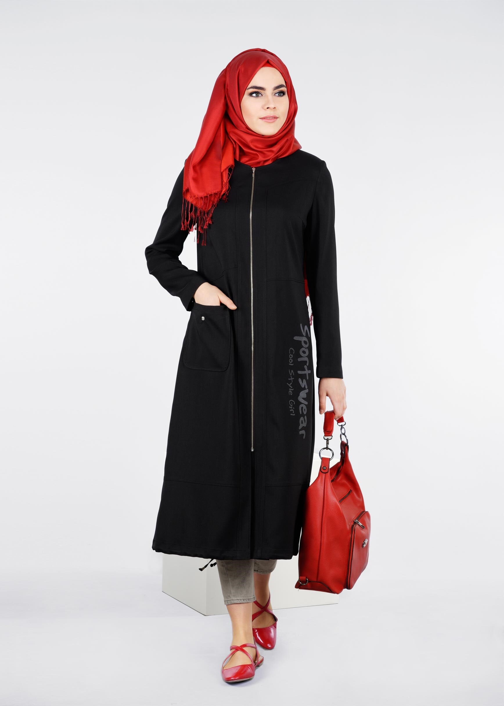 Tesettür giyim SİYAH YAZI DETAYLI FERMUARLI TRENÇKOT 1025