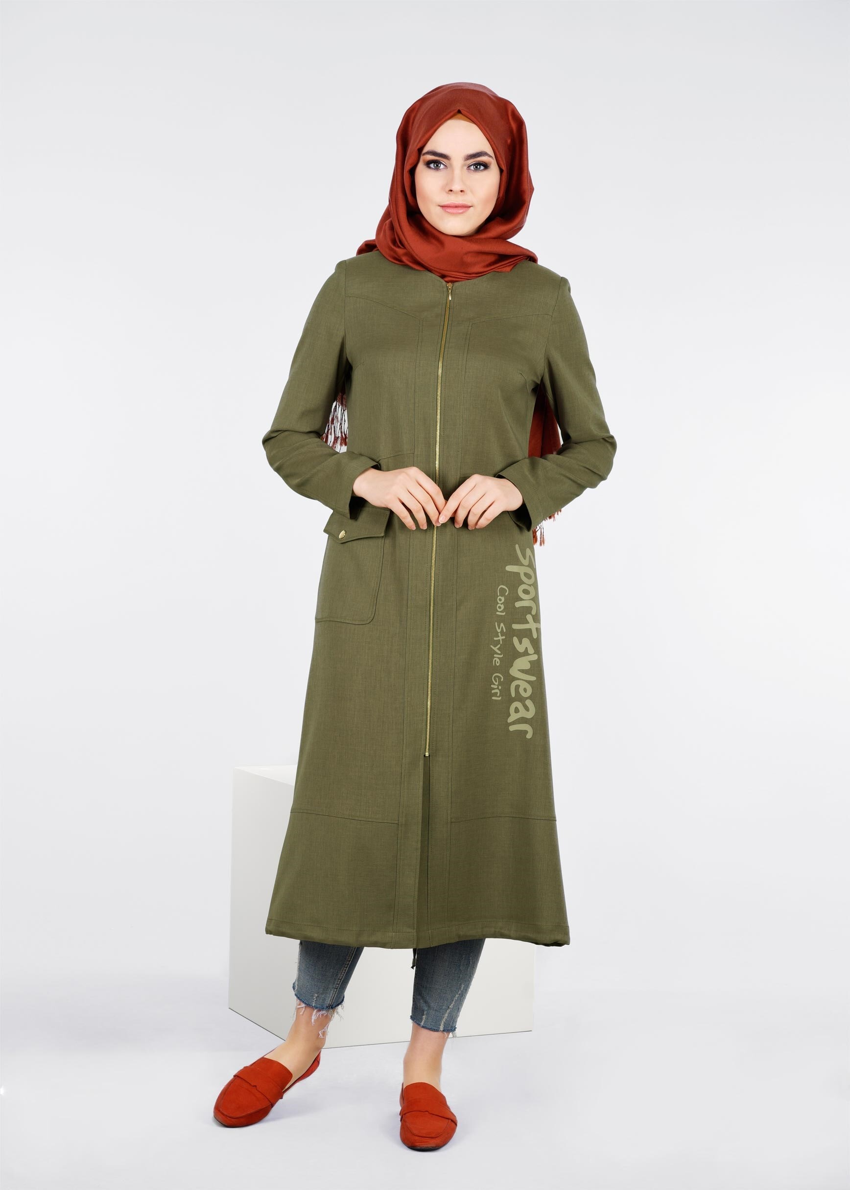 Tesettür giyim YEŞİL YAZI DETAYLI FERMUARLI TRENÇKOT 1025