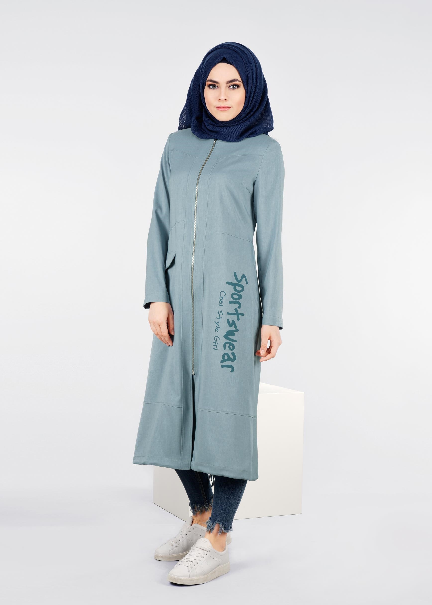 Tesettür giyim MAVİ YAZI DETAYLI FERMUARLI TRENÇKOT 1025