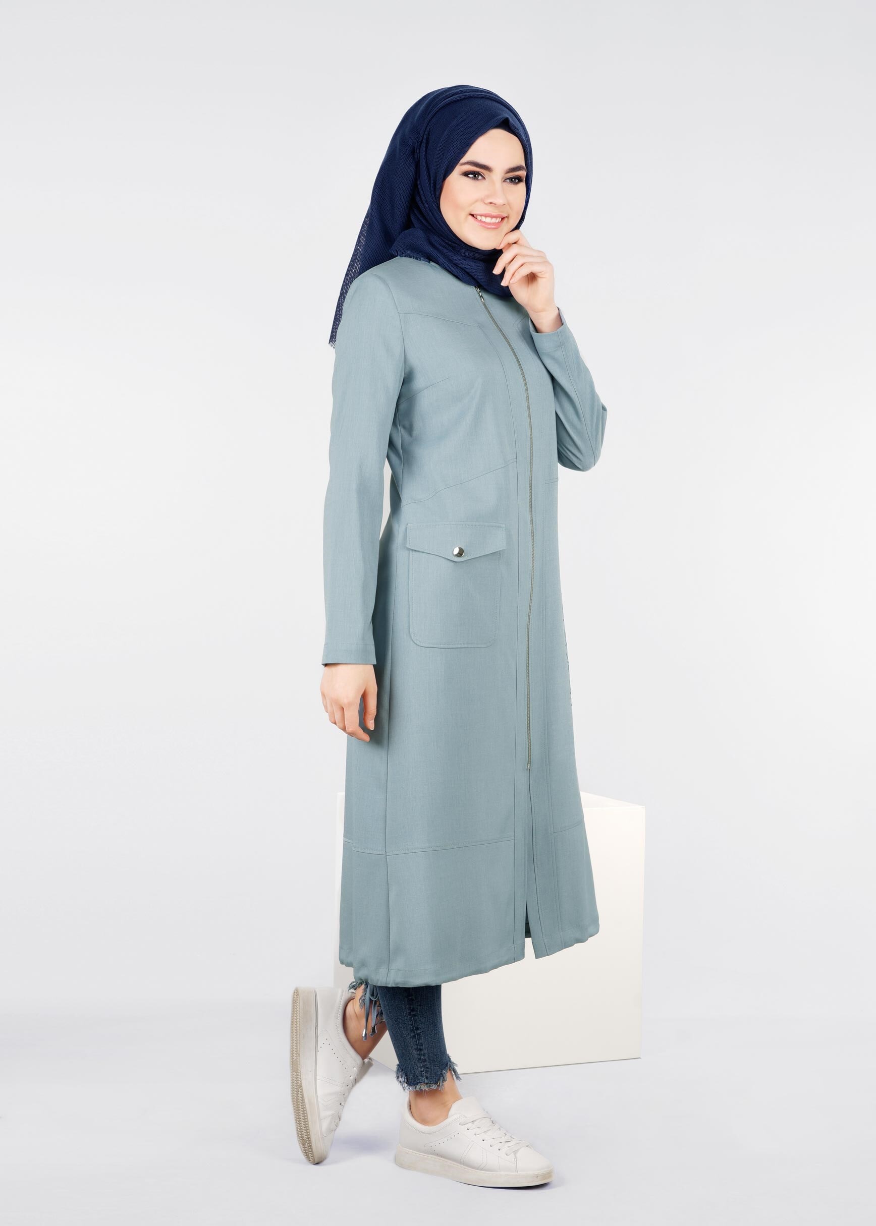 Tesettür giyim MAVİ YAZI DETAYLI FERMUARLI TRENÇKOT 1025